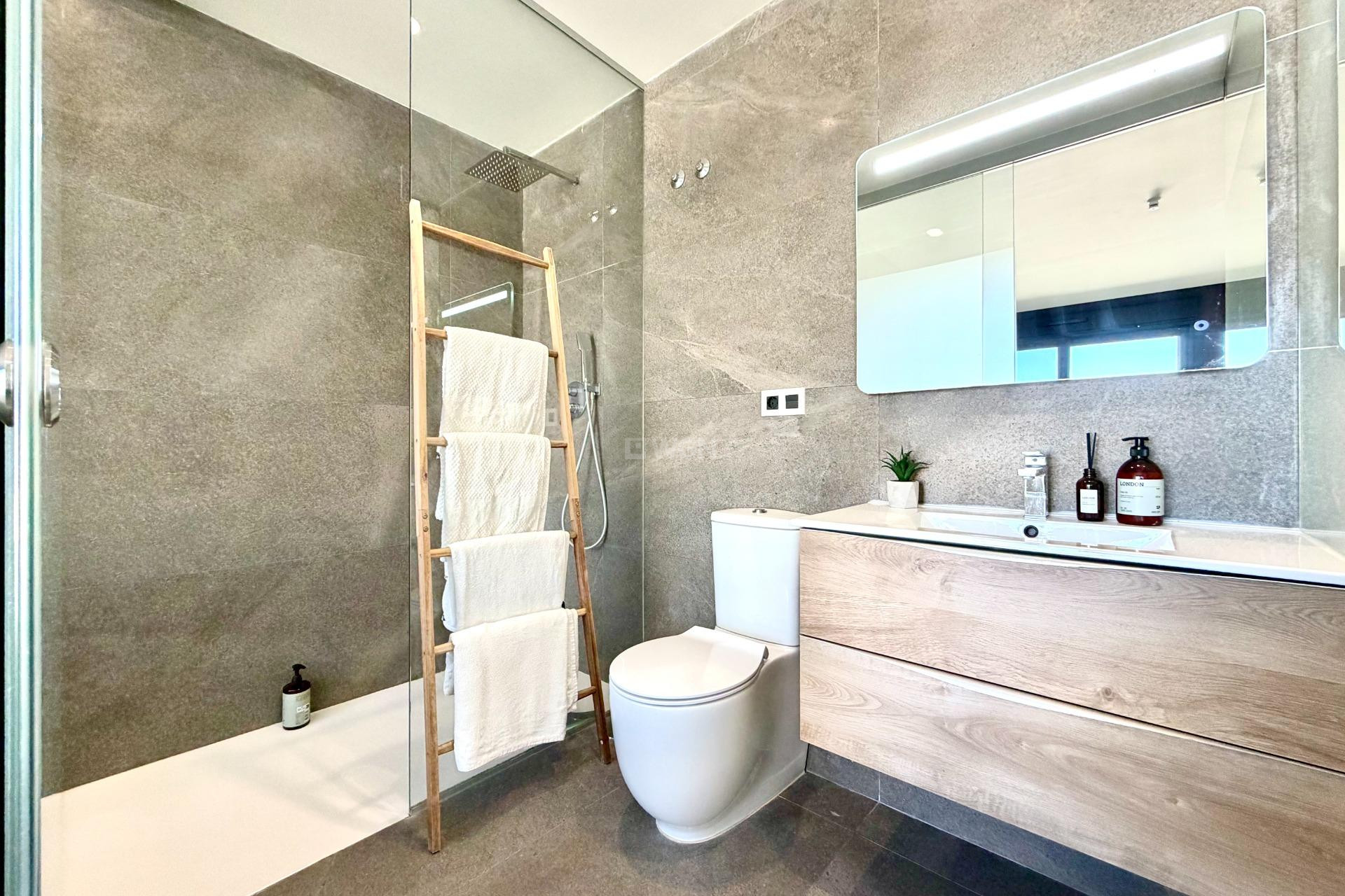 Resale - Villa - San Miguel de Salinas - Bellavista