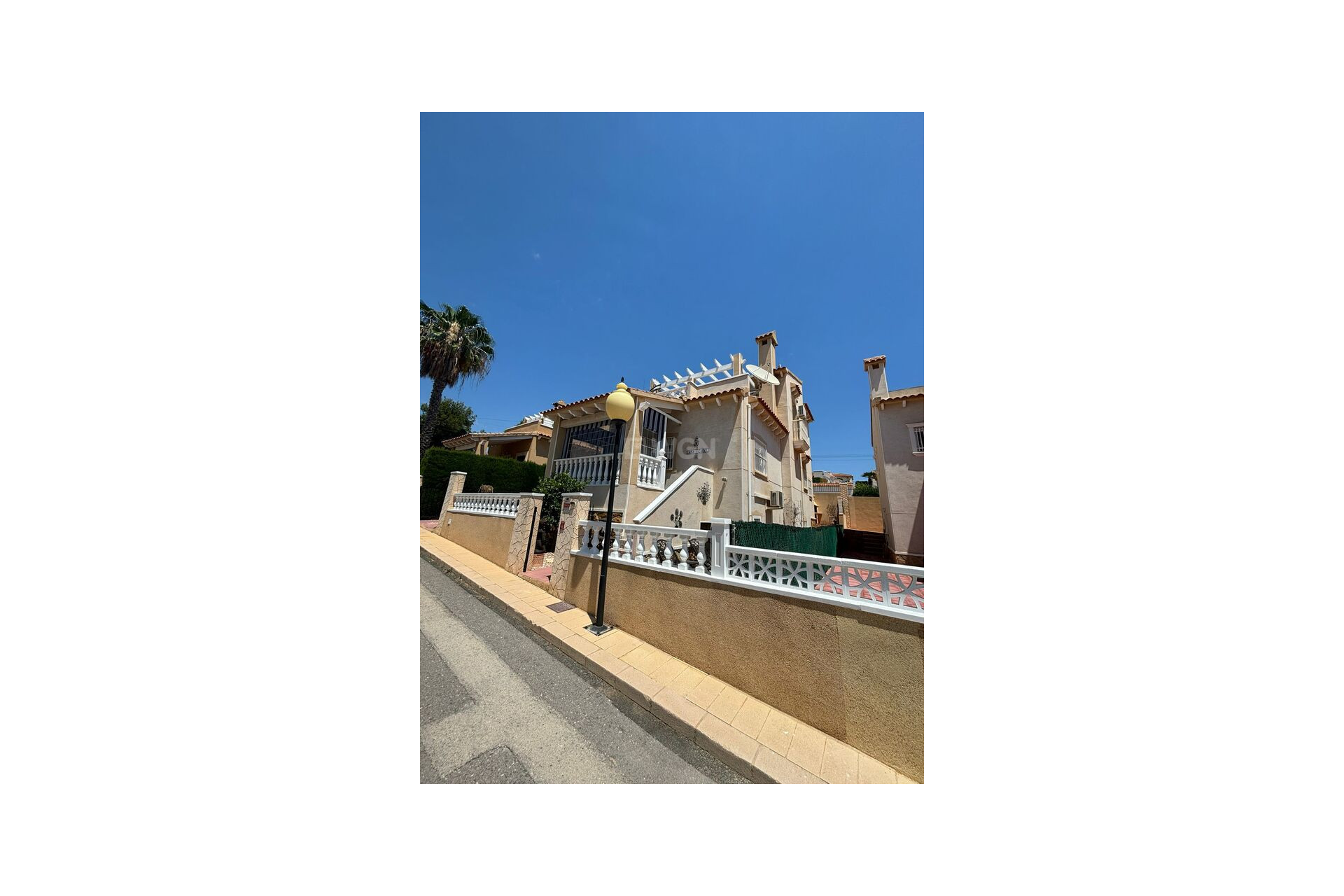 Resale - Villa - San Miguel de Salinas - Inland