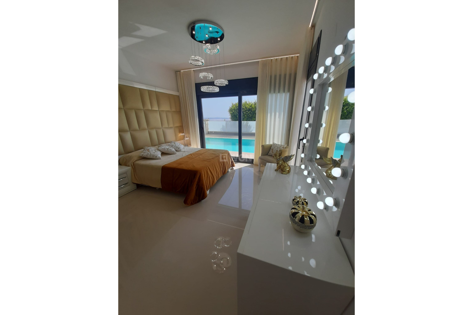 Resale - Villa - San Miguel de Salinas - Inland