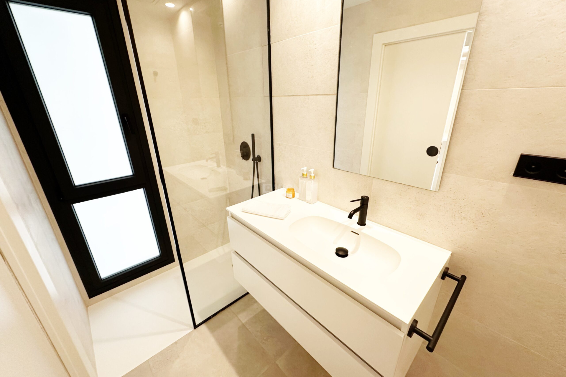 Resale - Villa - Santa Rosalia Resort - Inland