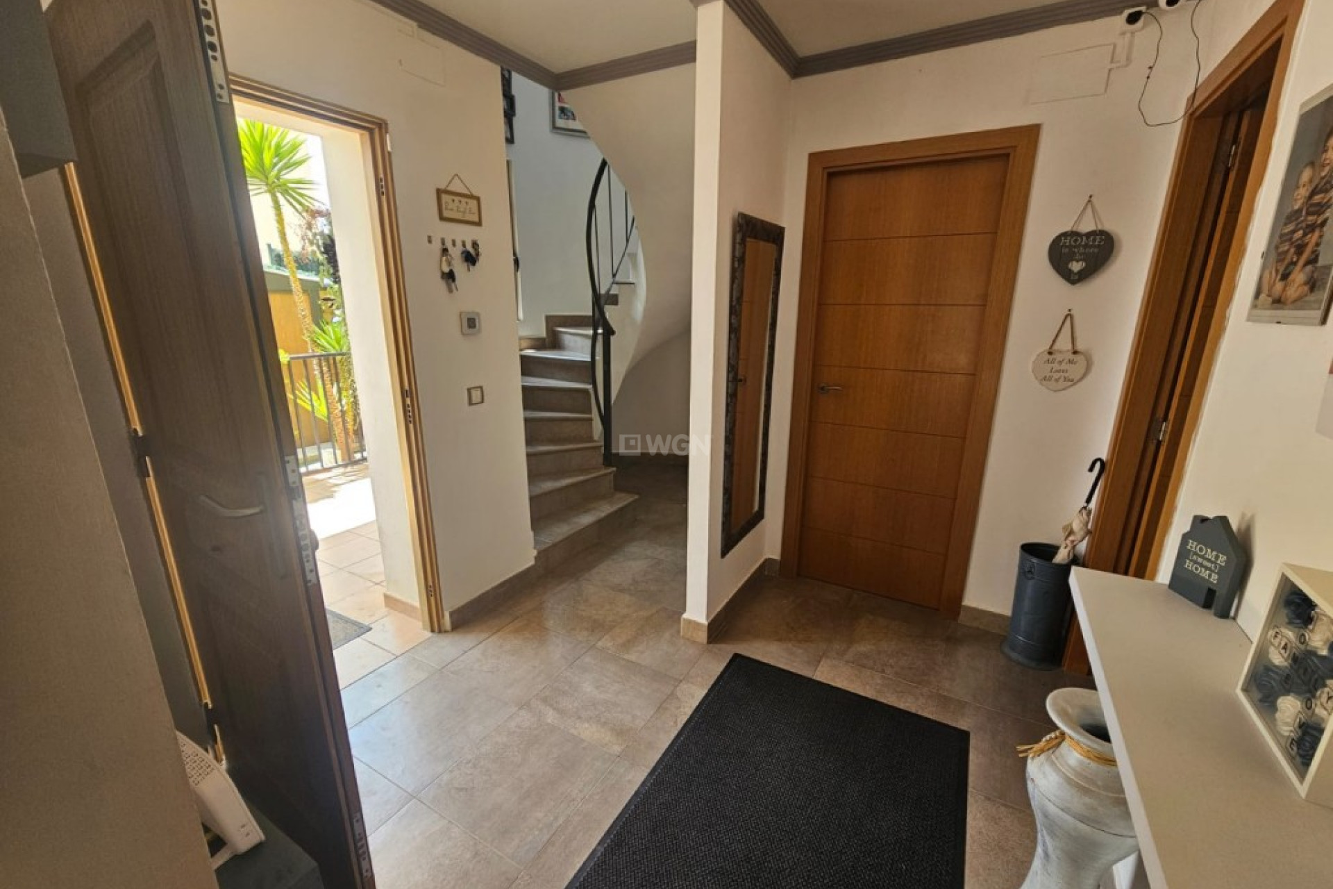 Resale - Villa - Sierra Cortina - Inland