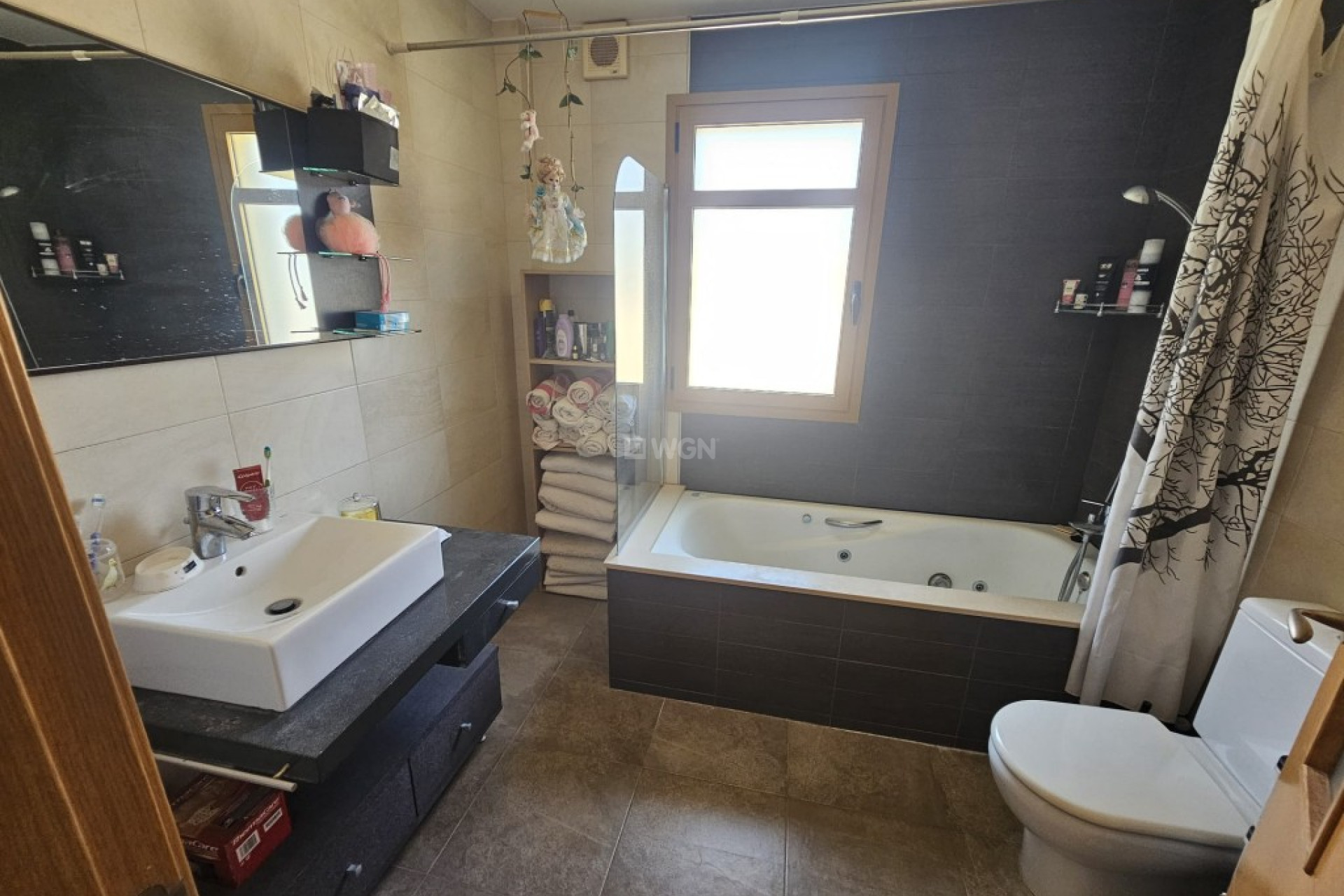 Resale - Villa - Sierra Cortina - Inland