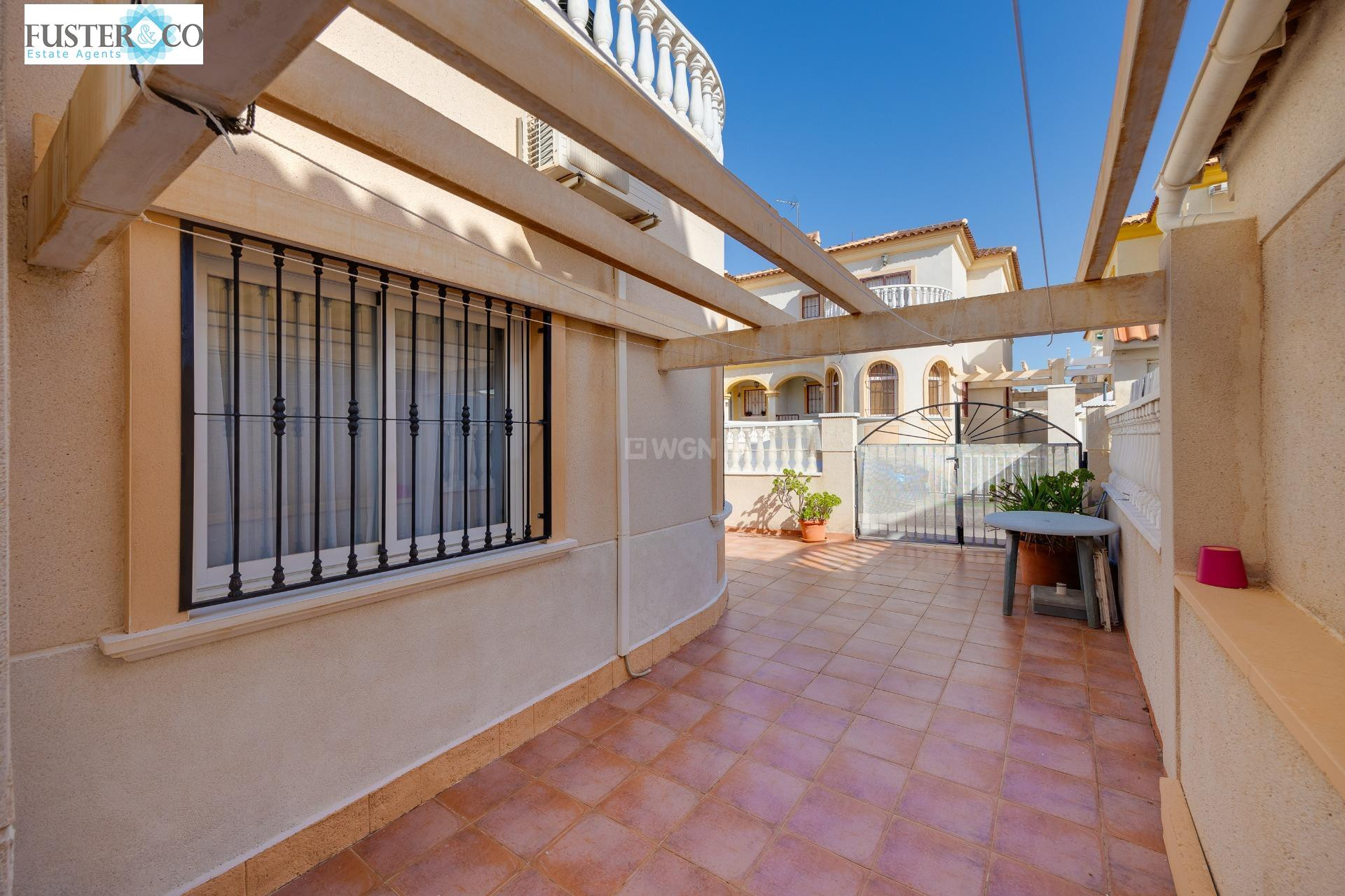 Resale - Villa - Torrevieja - aguas nuevas