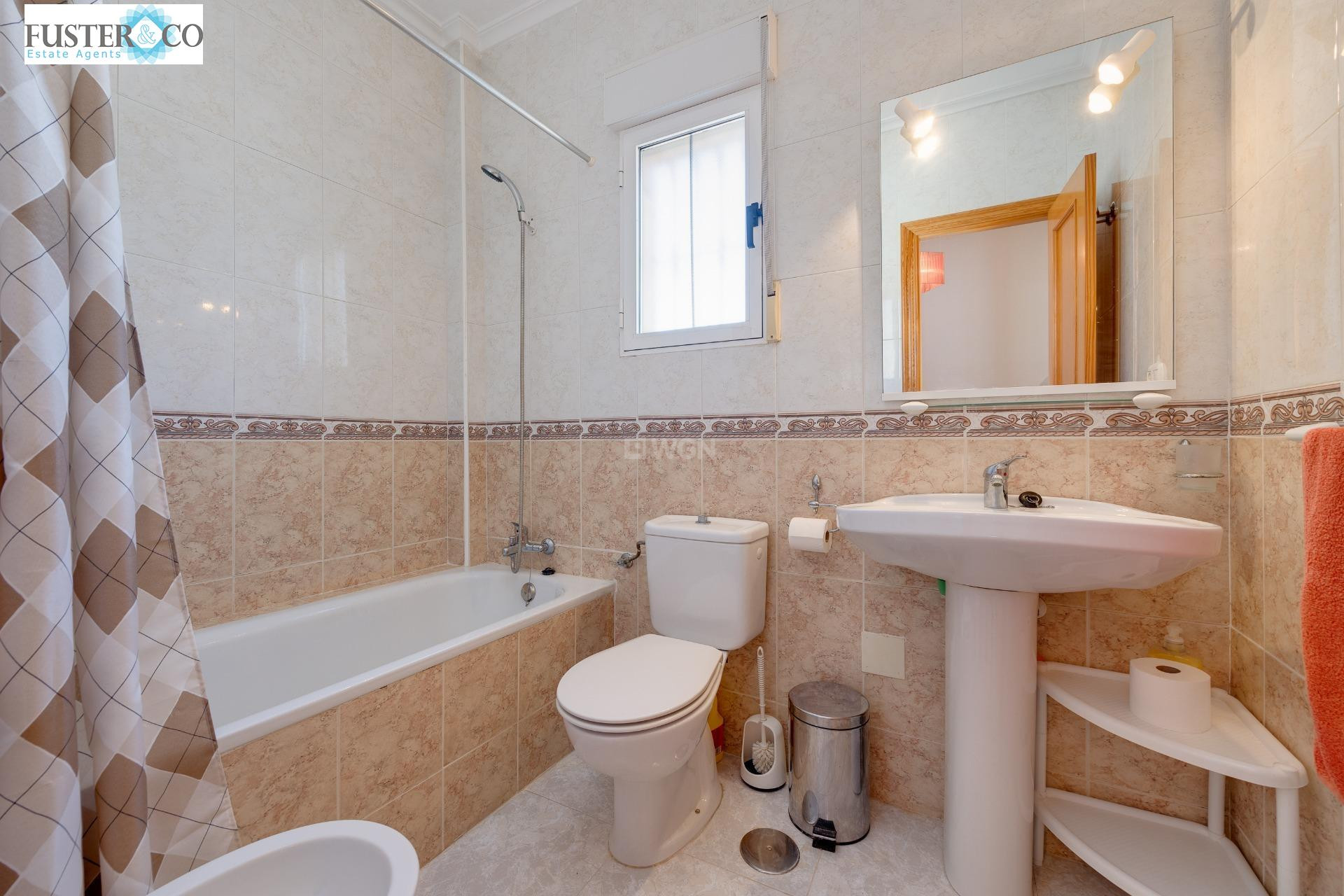 Resale - Villa - Torrevieja - aguas nuevas