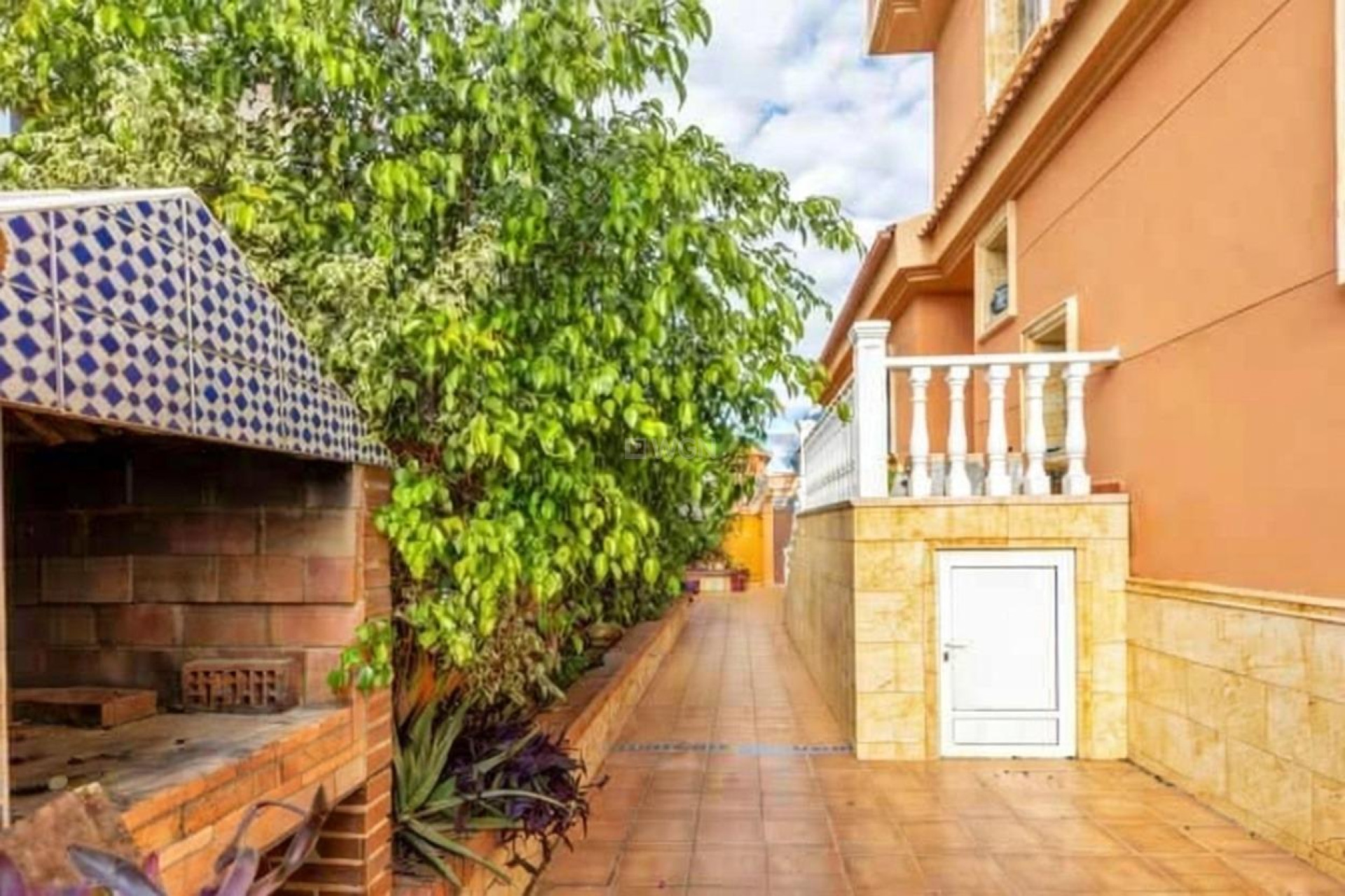 Resale - Villa - Torrevieja - aguas nuevas