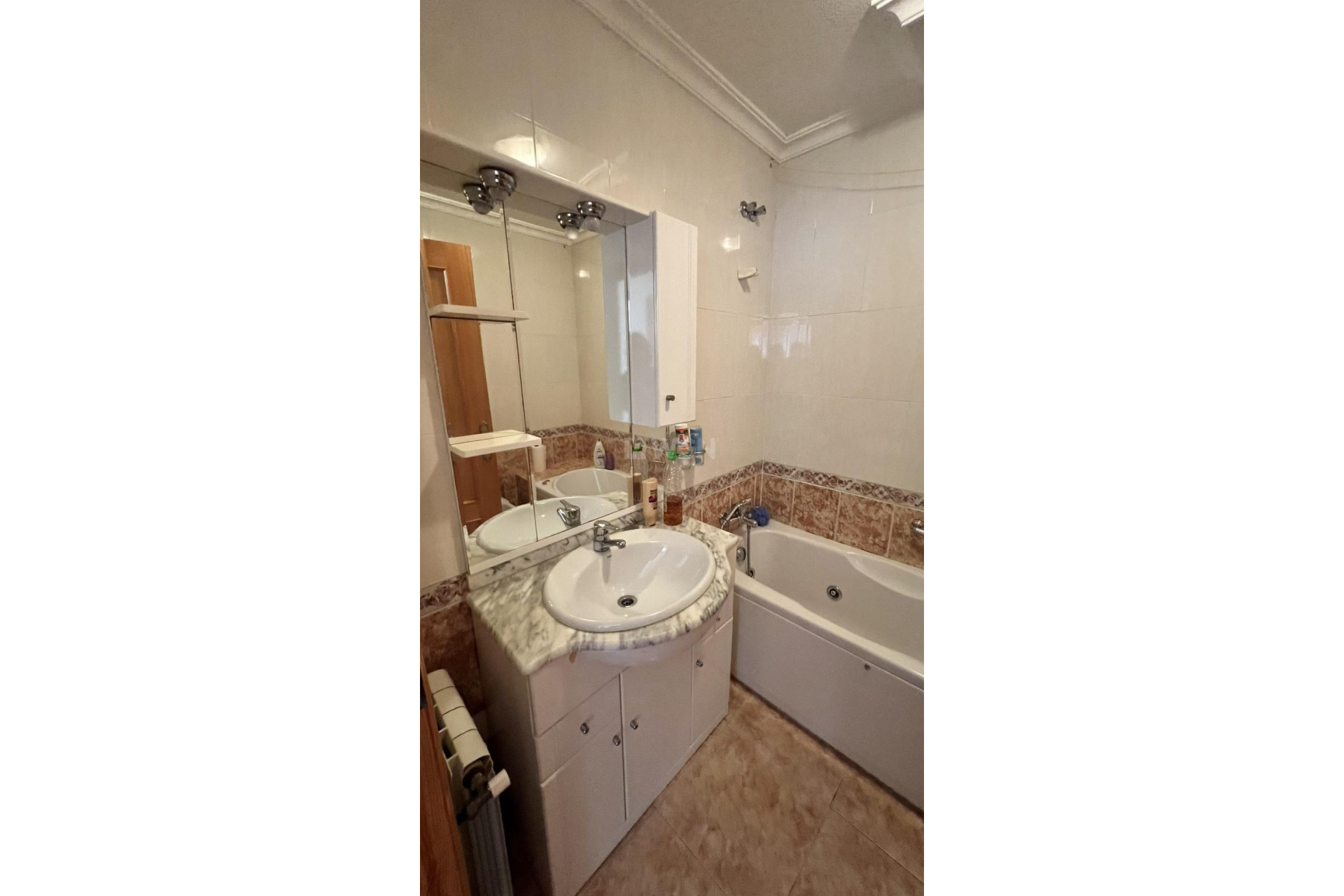 Resale - Villa - Torrevieja - aguas nuevas