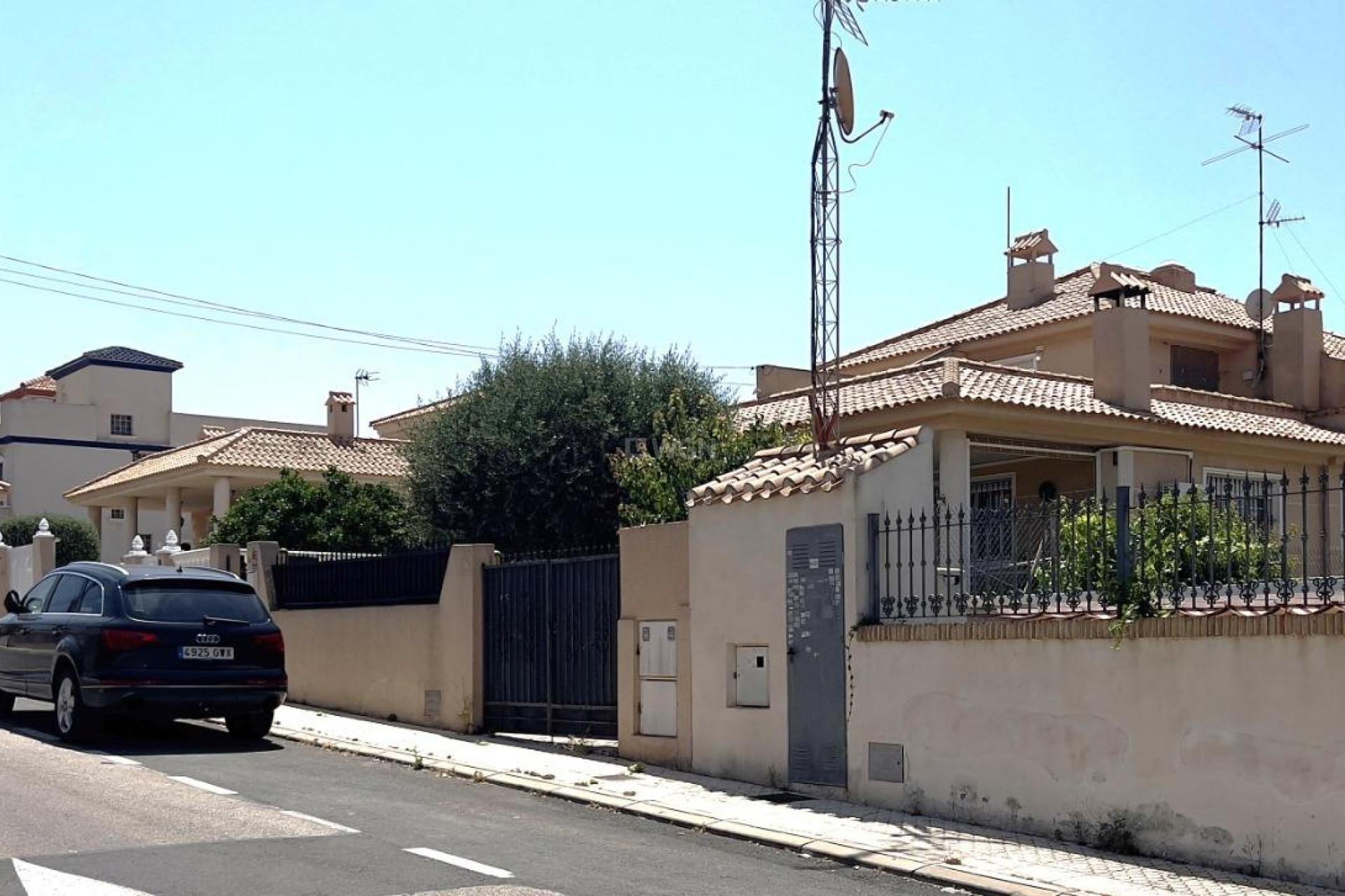 Resale - Villa - Torrevieja - aguas nuevas