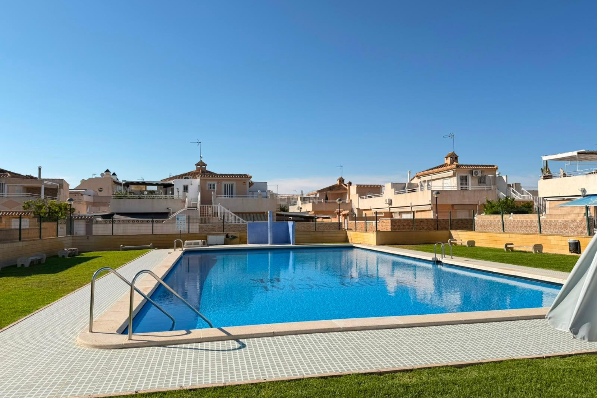 Resale - Villa - Torrevieja - Carrefour