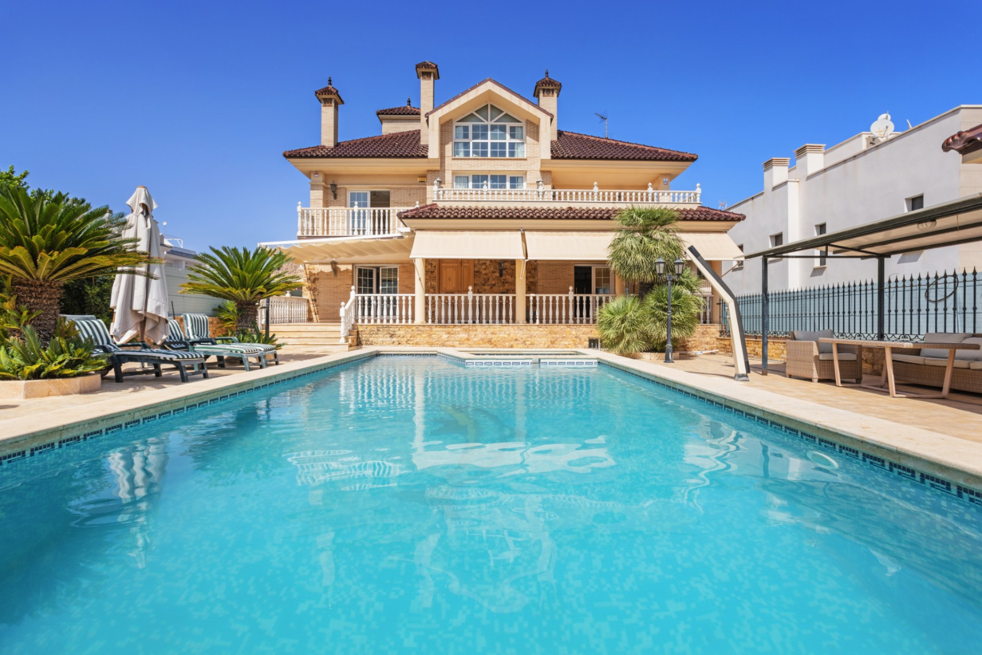 Resale - Villa - Torrevieja - Costa Blanca