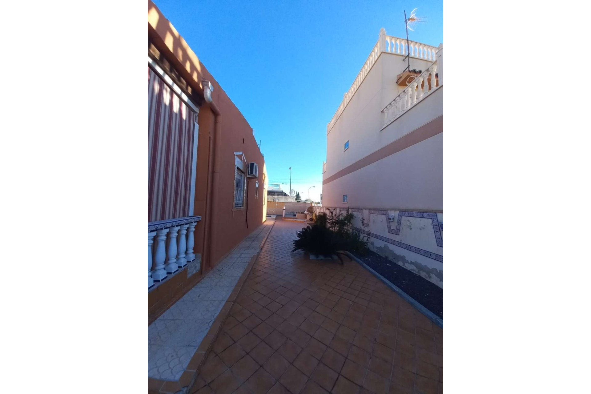 Resale - Villa - Torrevieja - Costa Blanca