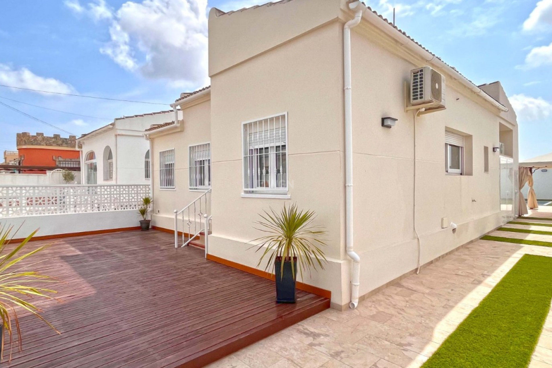 Resale - Villa - Torrevieja - Costa Blanca