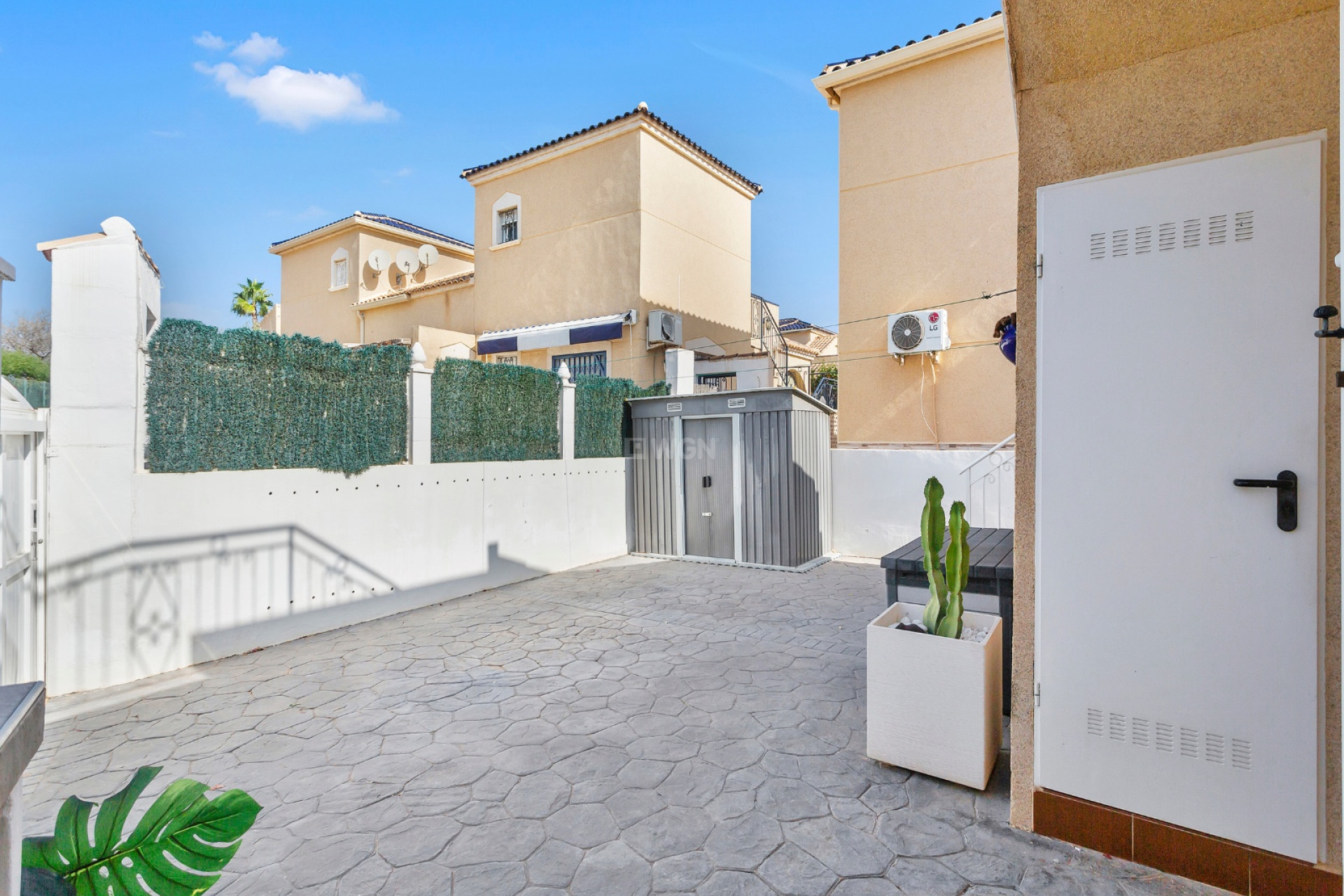 Resale - Villa - Torrevieja - Costa Blanca