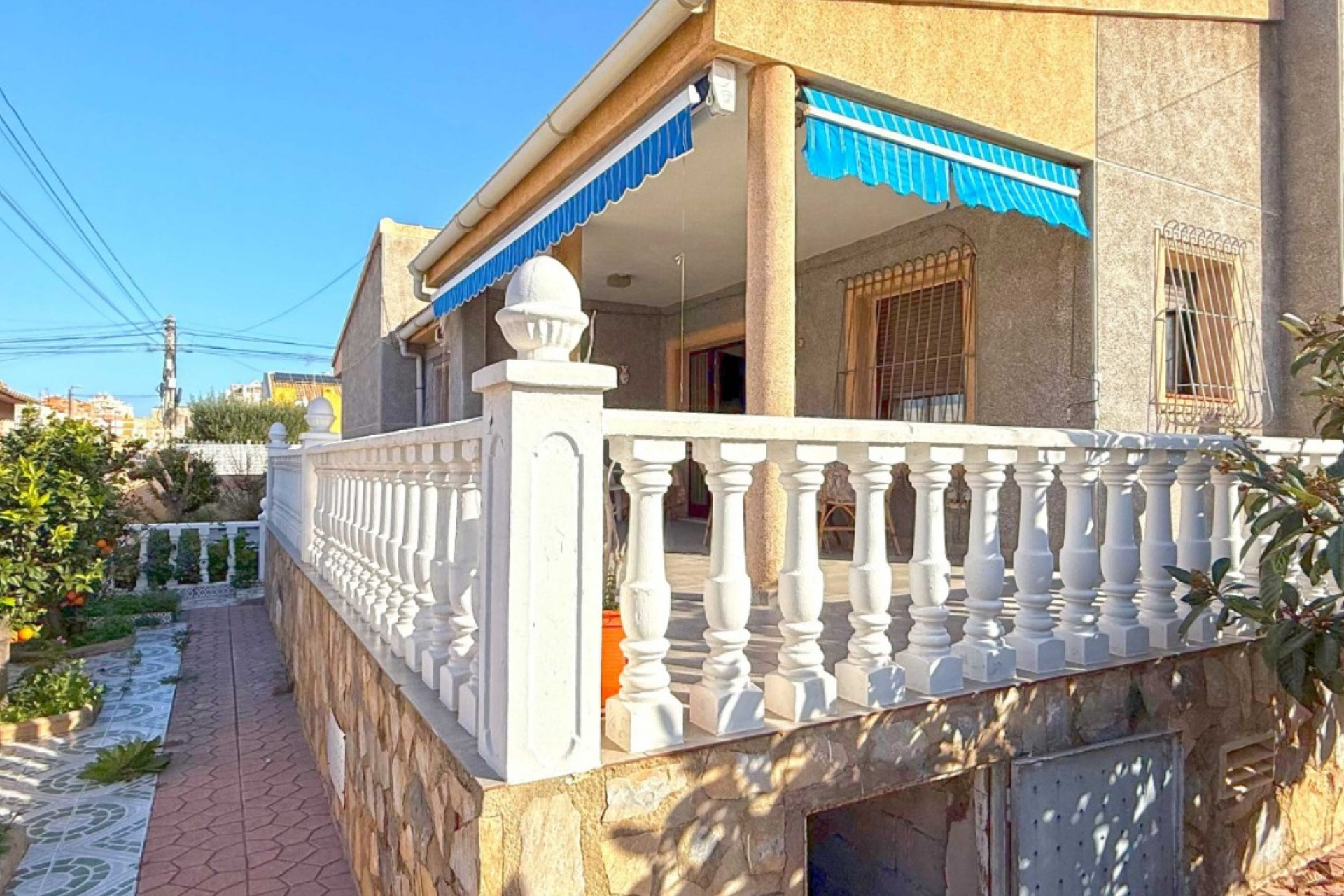 Resale - Villa - Torrevieja - Costa Blanca