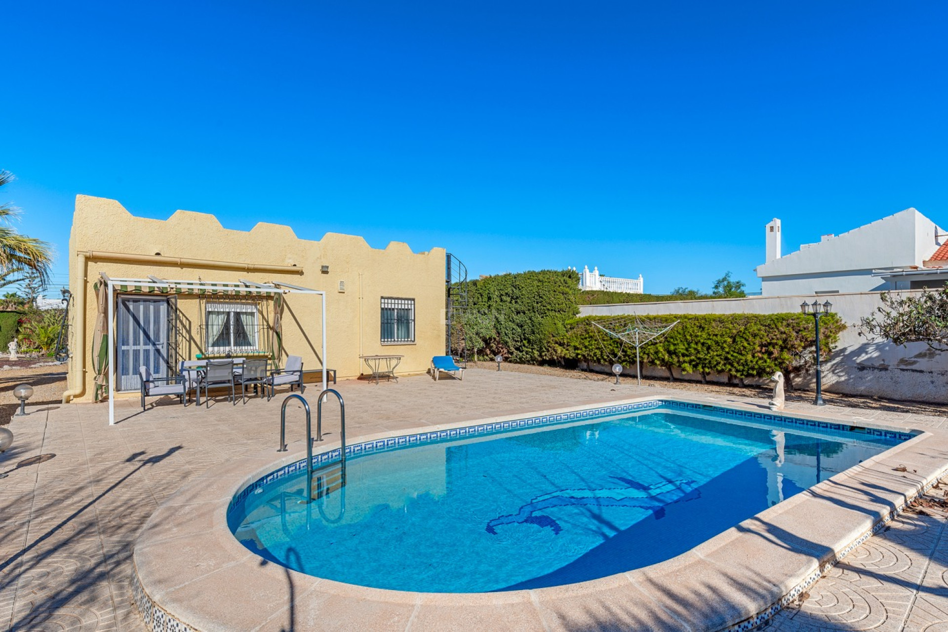 Resale - Villa - Torrevieja - Costa Blanca