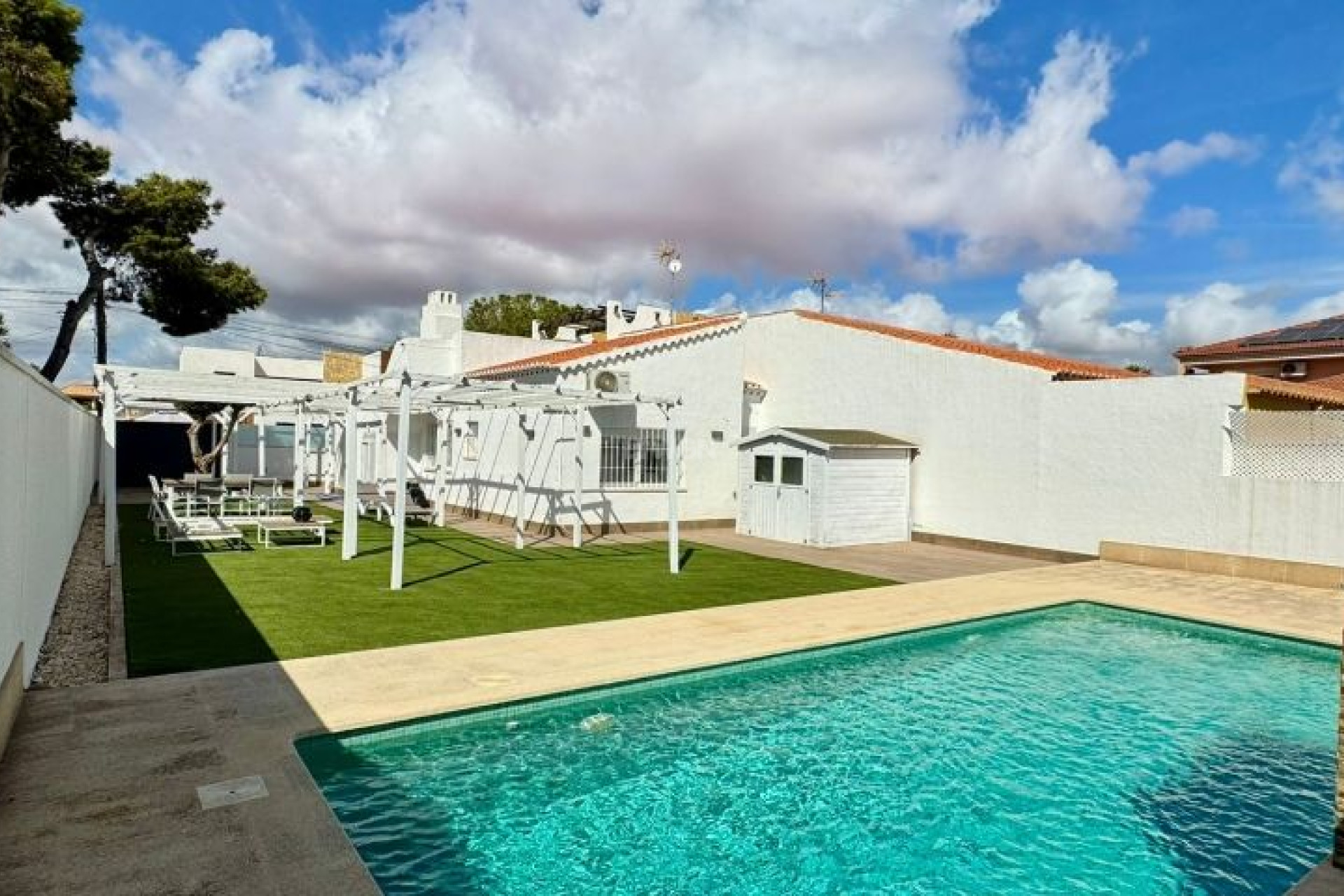Resale - Villa - Torrevieja - Costa Blanca