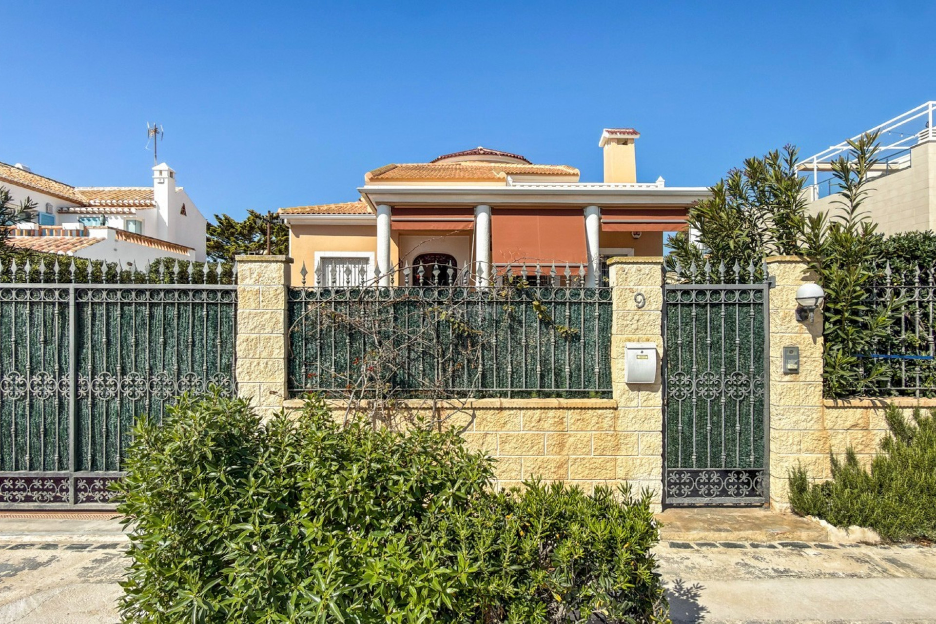 Resale - Villa - Torrevieja - Costa Blanca