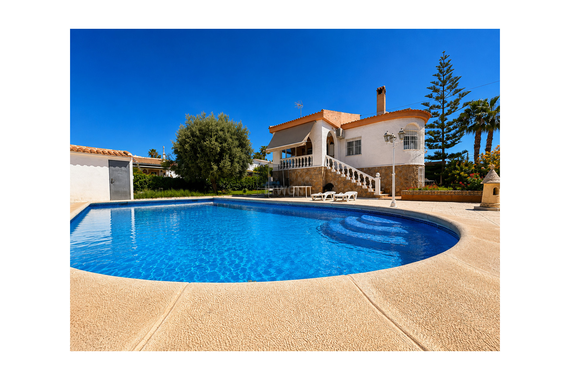 Resale - Villa - Torrevieja - Costa Blanca