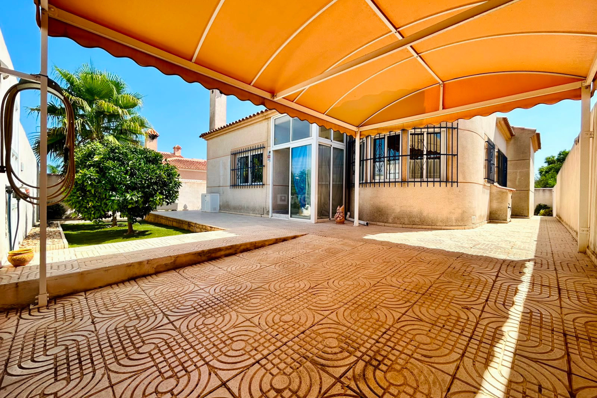 Resale - Villa - Torrevieja - Costa Blanca