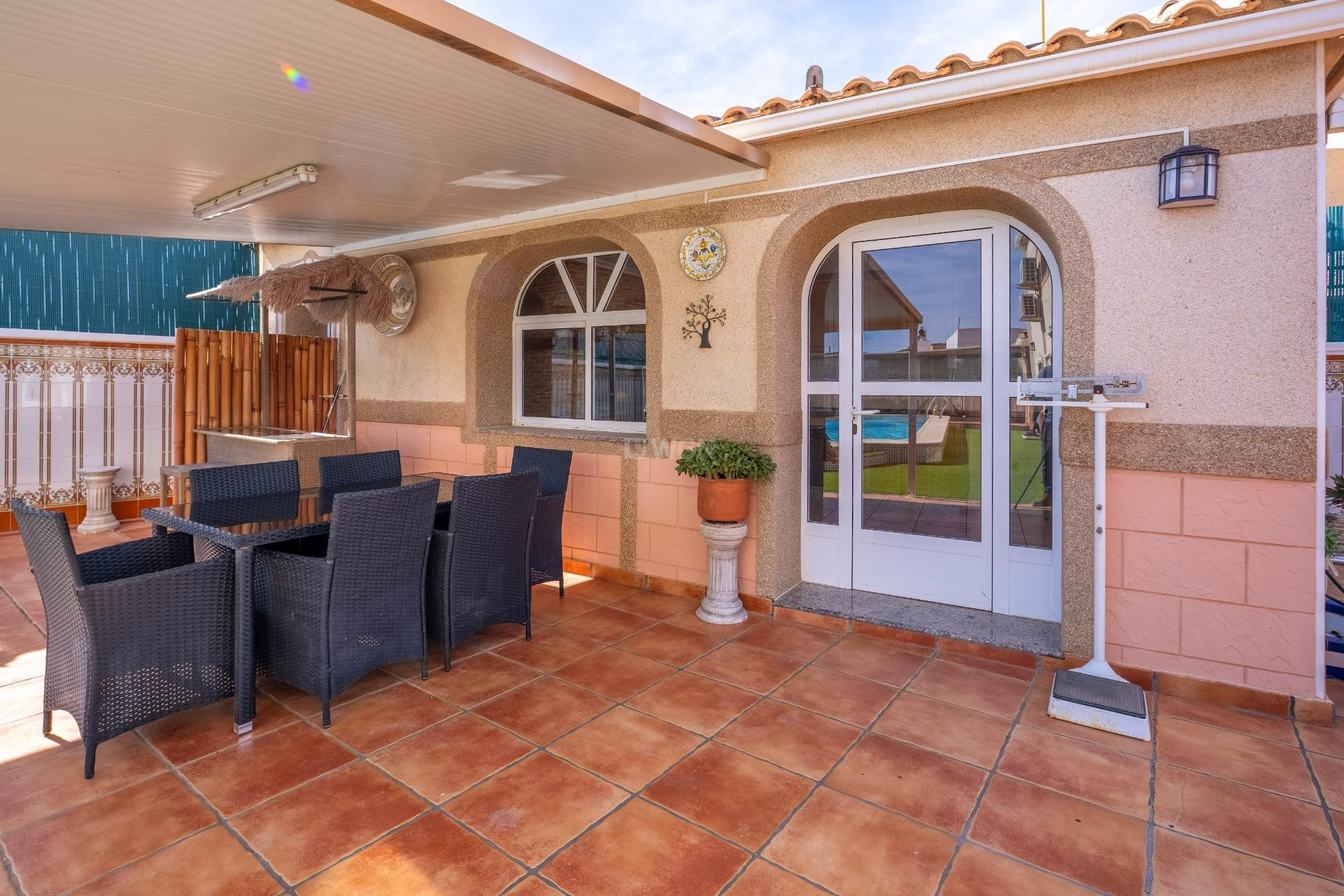 Resale - Villa - Torrevieja - El Chaparral
