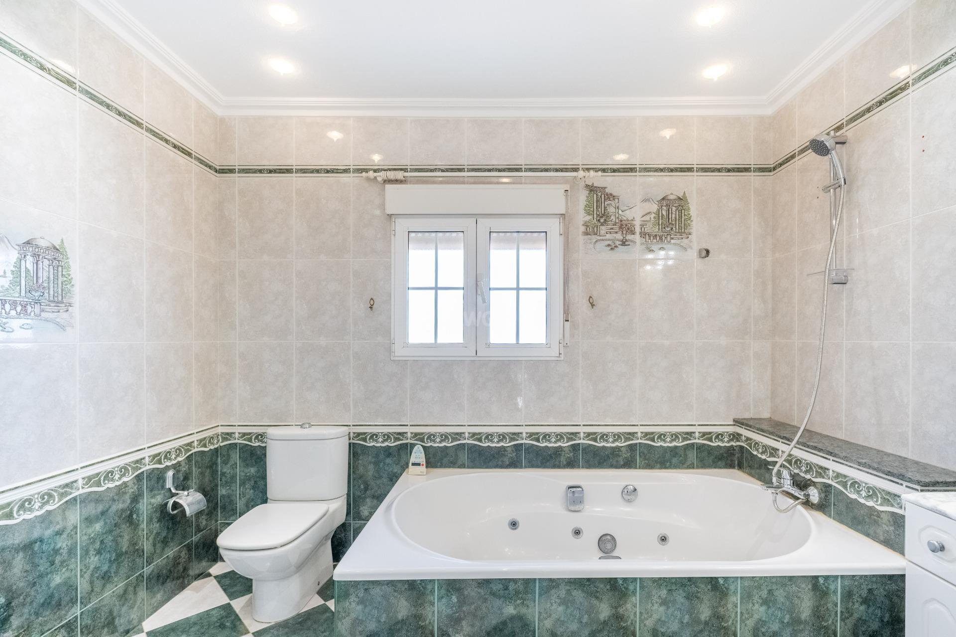 Resale - Villa - Torrevieja - El Chaparral