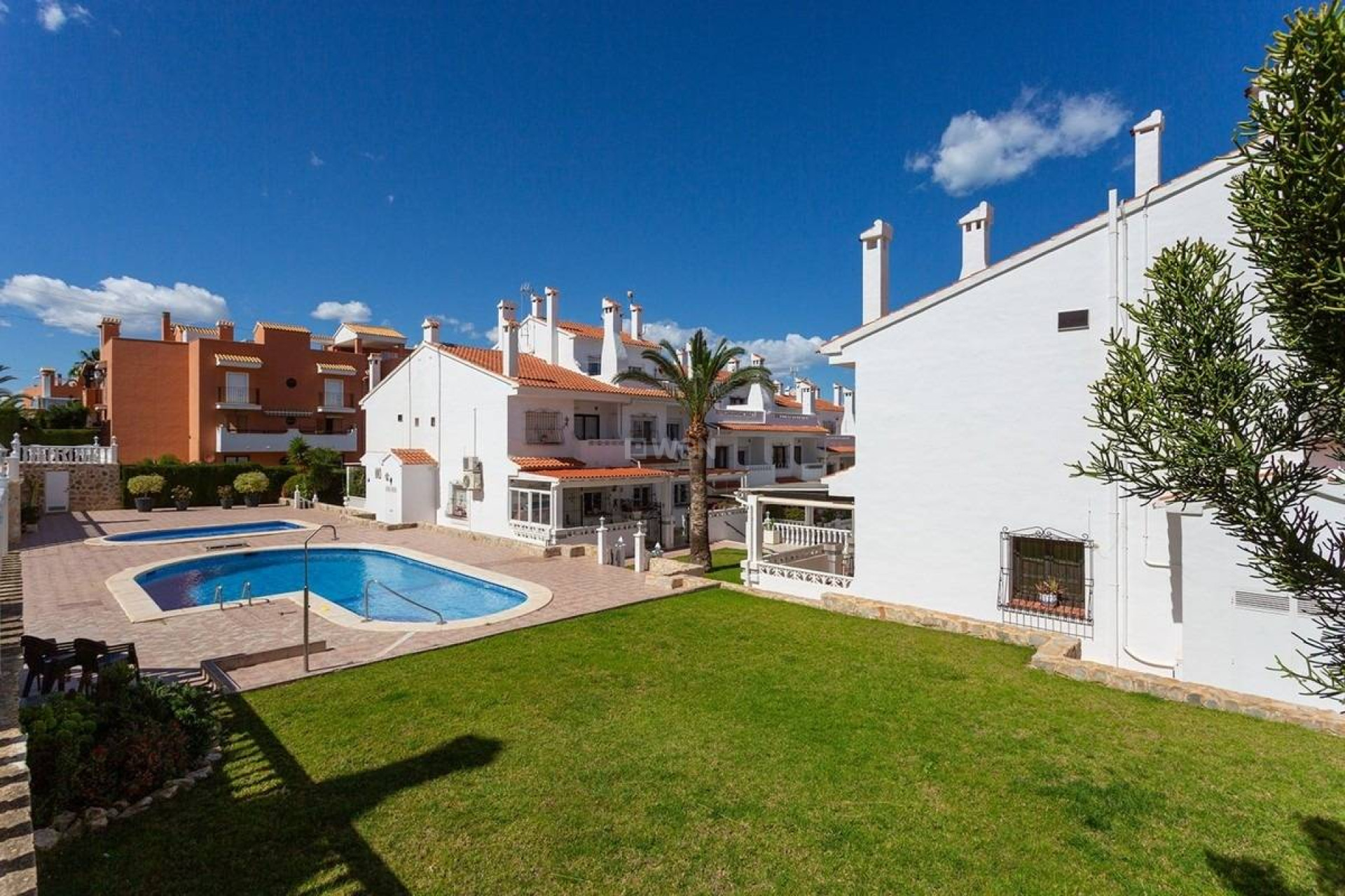 Resale - Villa - Torrevieja - La Mata