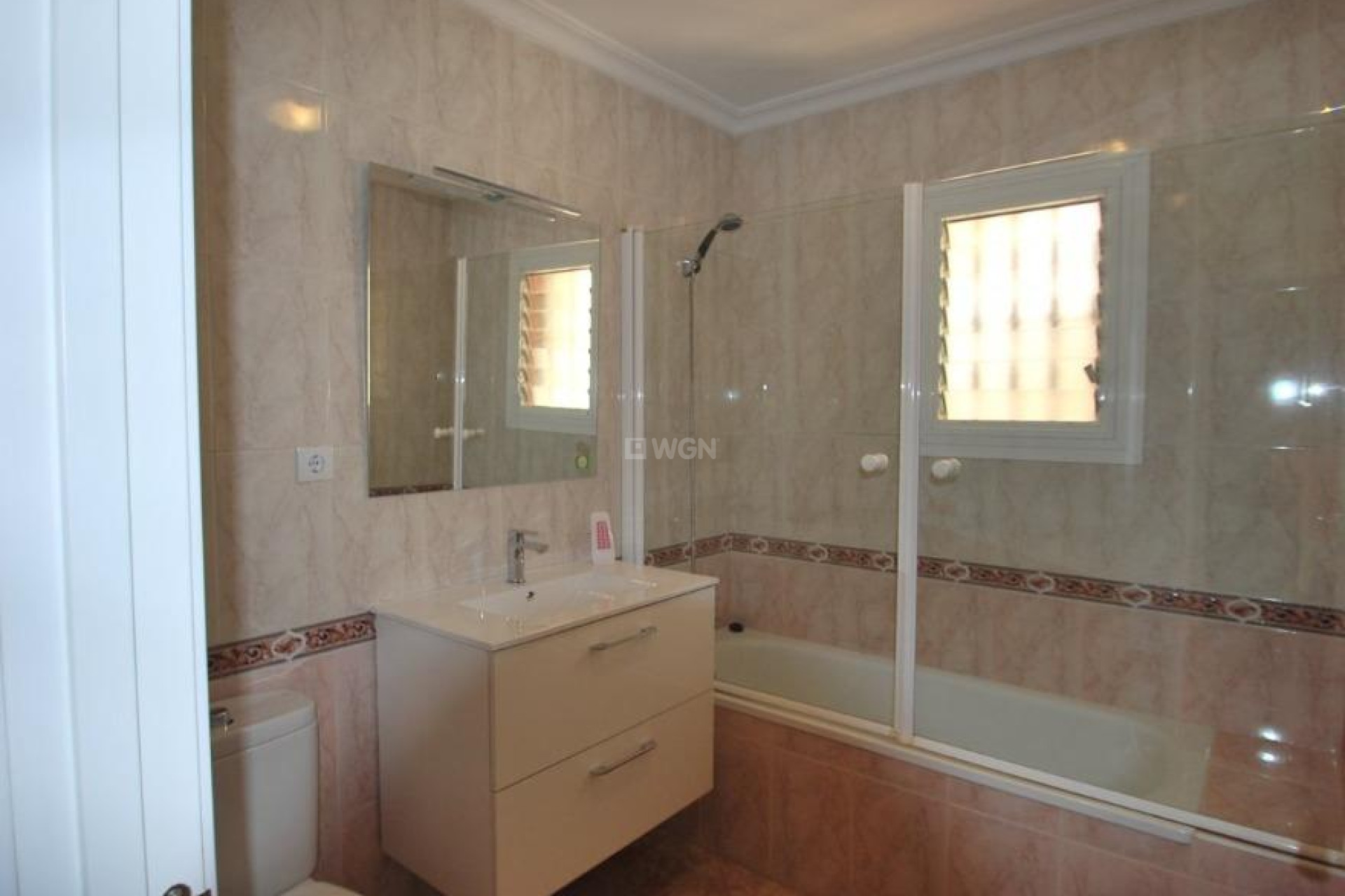 Resale - Villa - Torrevieja - La Siesta - El Salado - Torreta