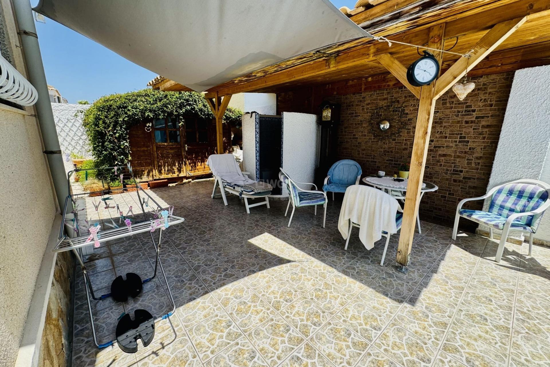 Resale - Villa - Torrevieja - La Siesta - El Salado - Torreta