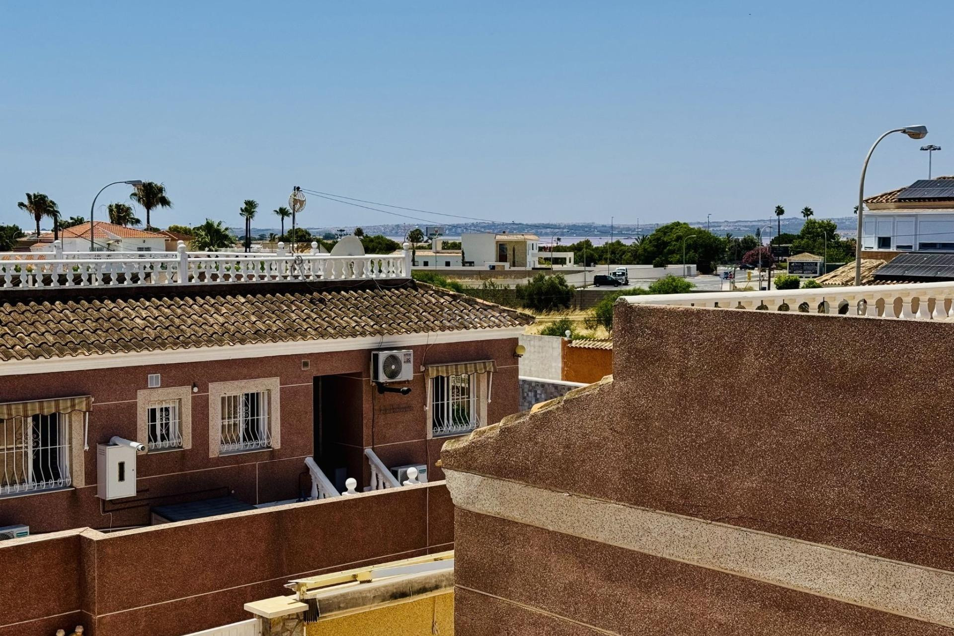 Resale - Villa - Torrevieja - La Siesta - El Salado - Torreta