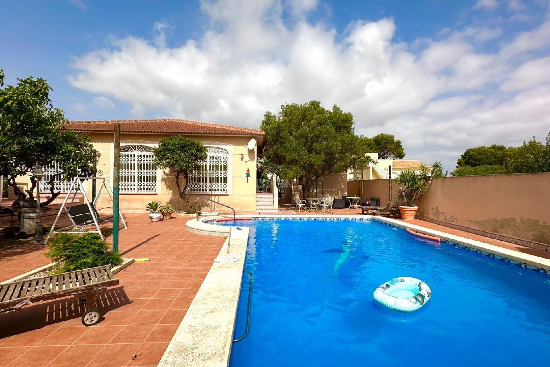 Resale - Villa - Torrevieja - Los Balcones - Los Altos del Edén