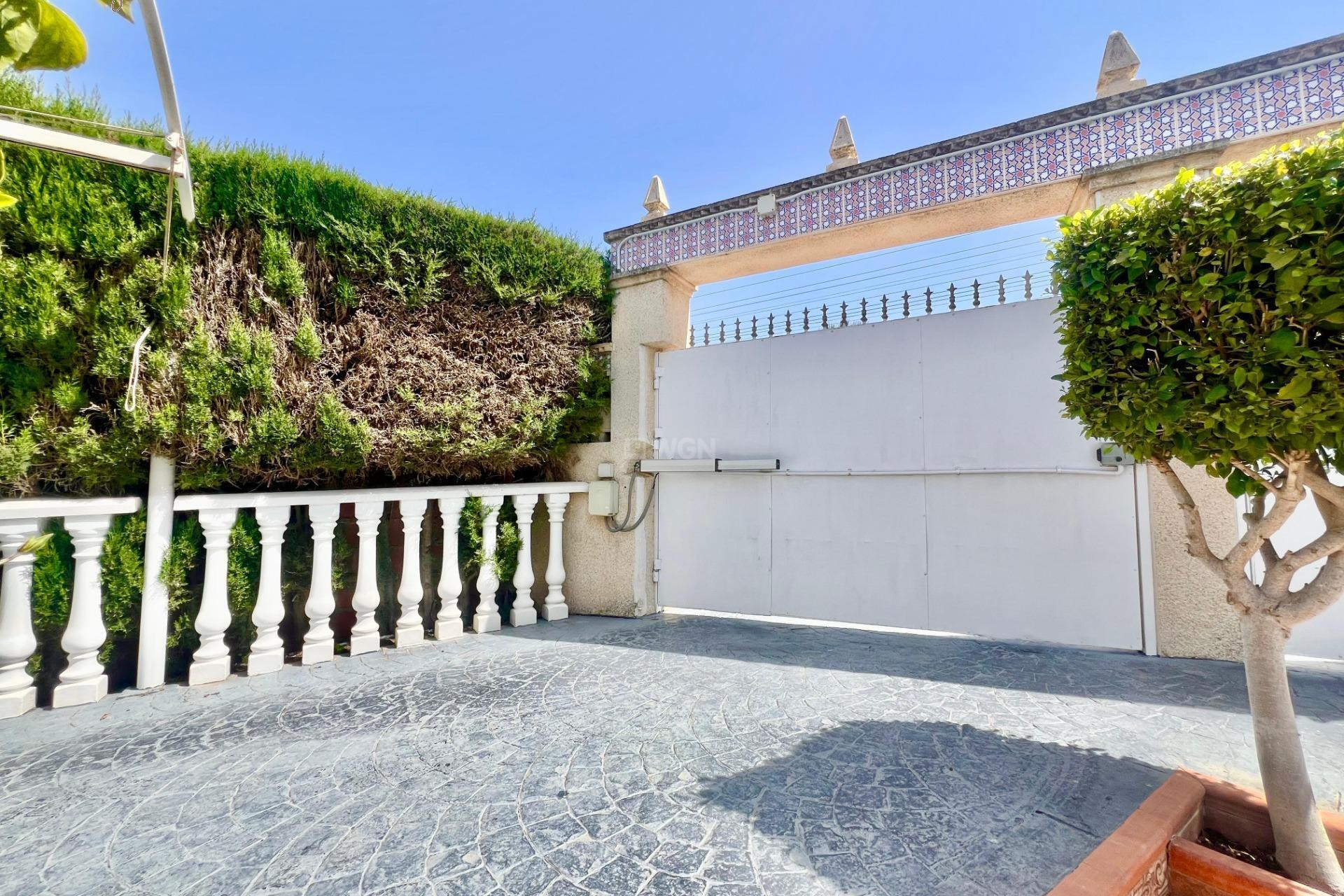 Resale - Villa - Torrevieja - Los Balcones - Los Altos del Edén