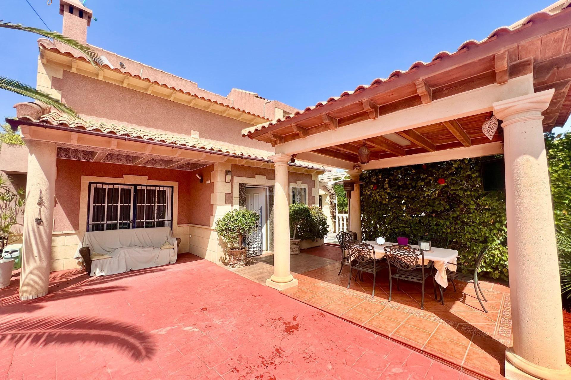 Resale - Villa - Torrevieja - Los Balcones - Los Altos del Edén