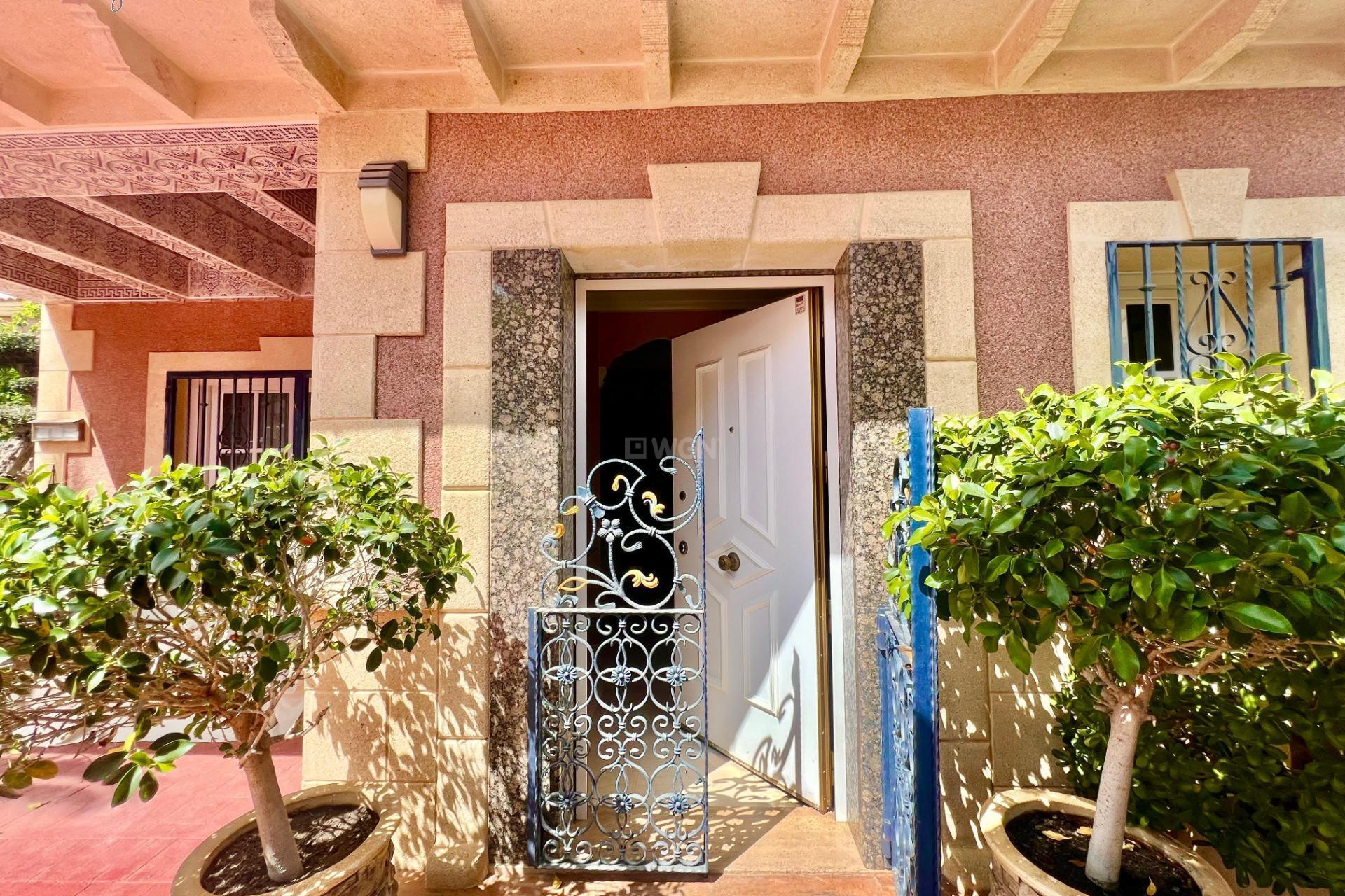 Resale - Villa - Torrevieja - Los Balcones - Los Altos del Edén