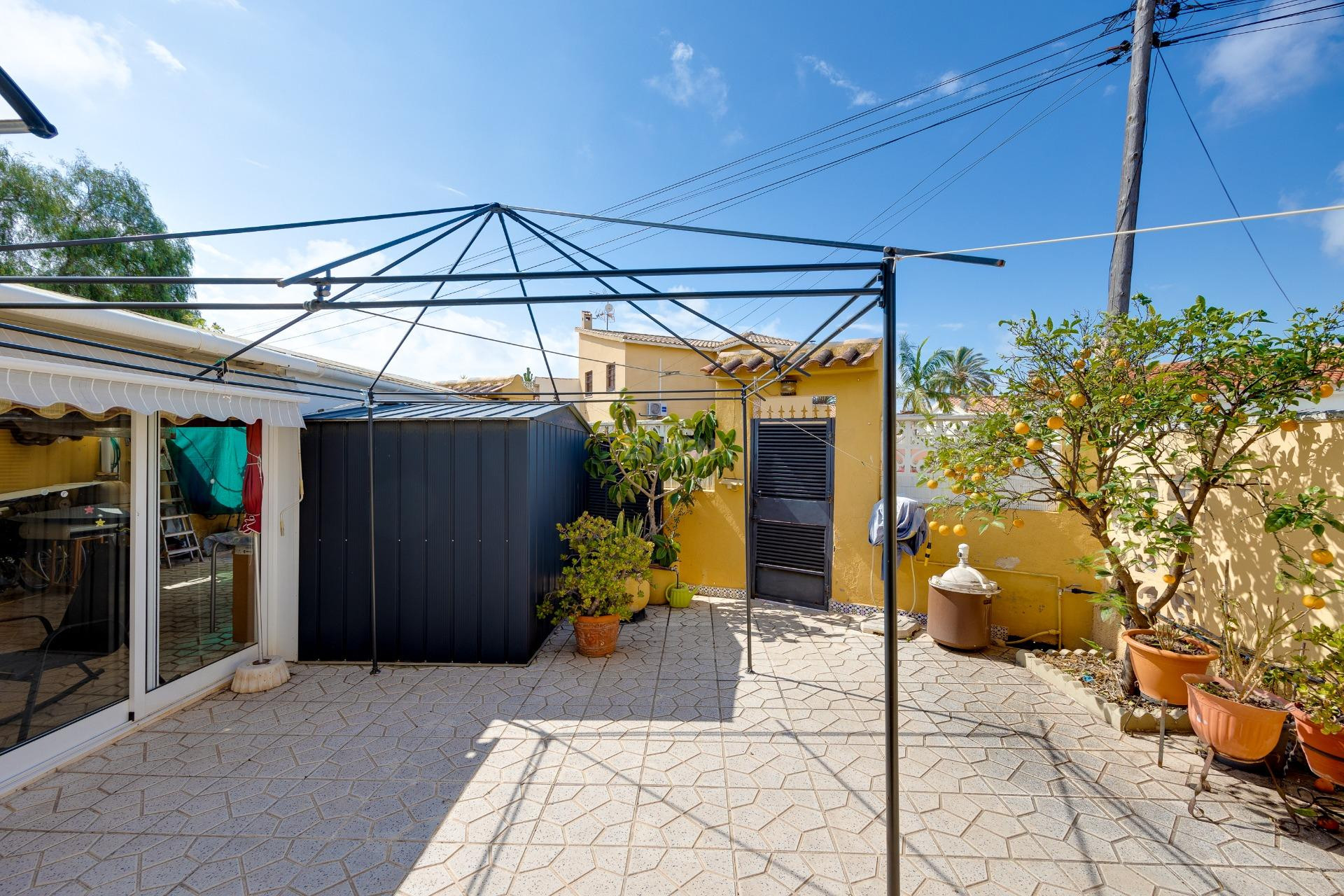 Resale - Villa - Torrevieja - Playa de los Locos