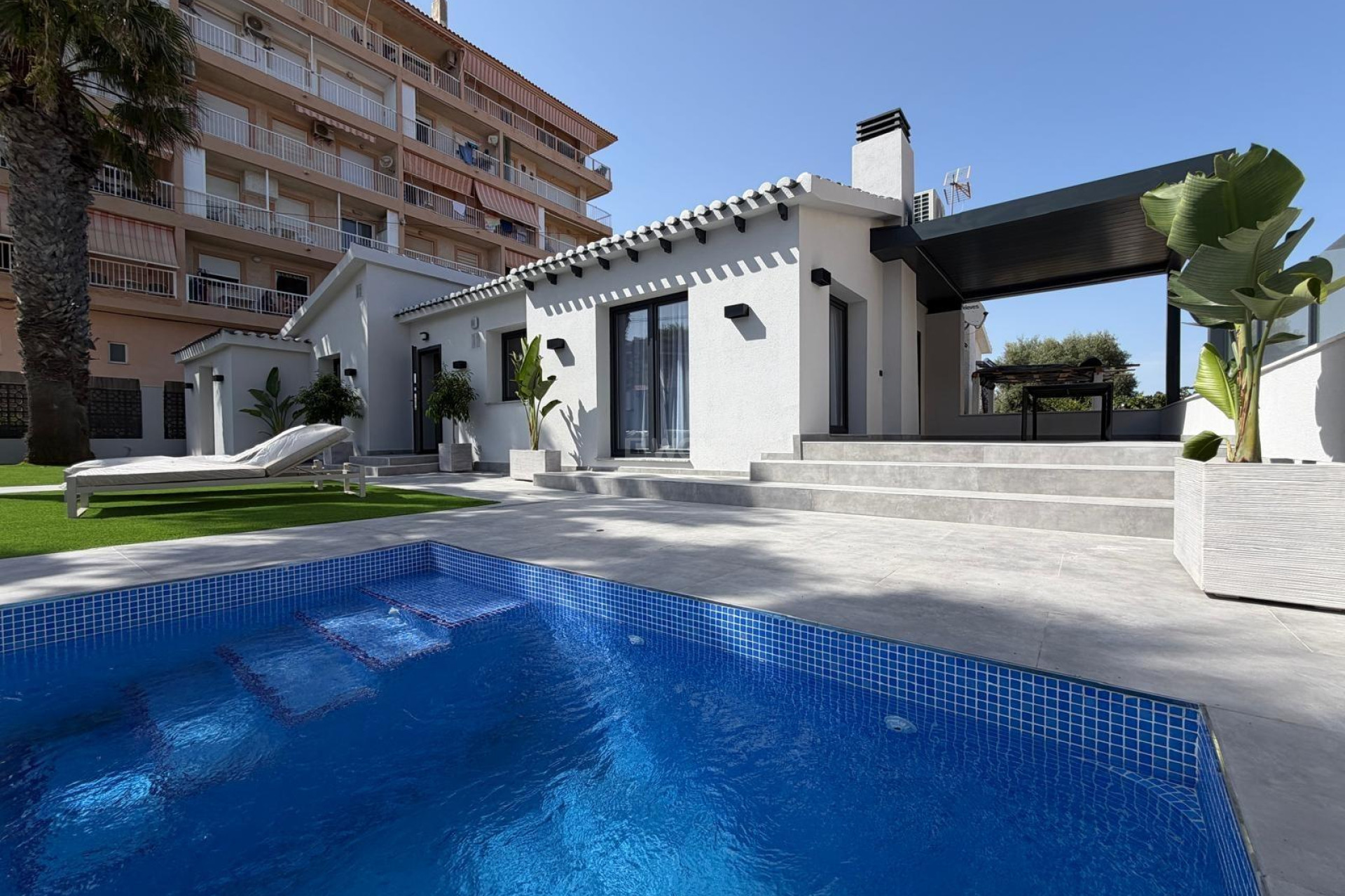 Resale - Villa - Torrevieja - Punta Prima