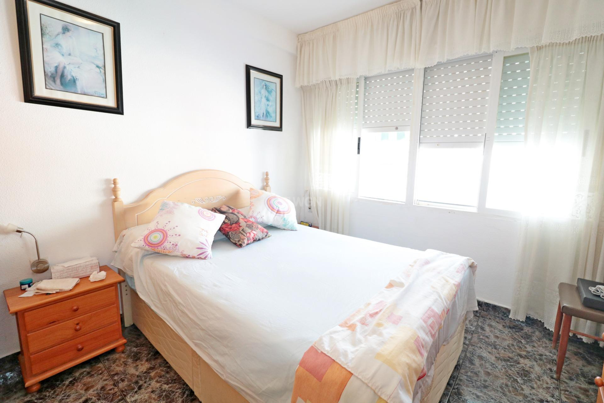 Resale - Villa - Torrevieja - Torretas