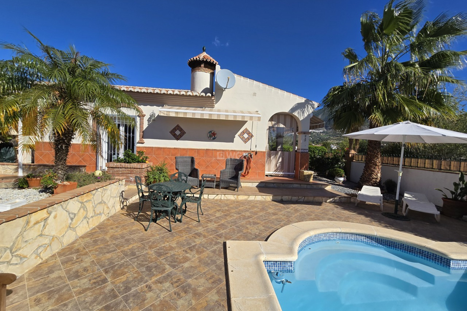 Resale - Villa - Venta Baja - Inland