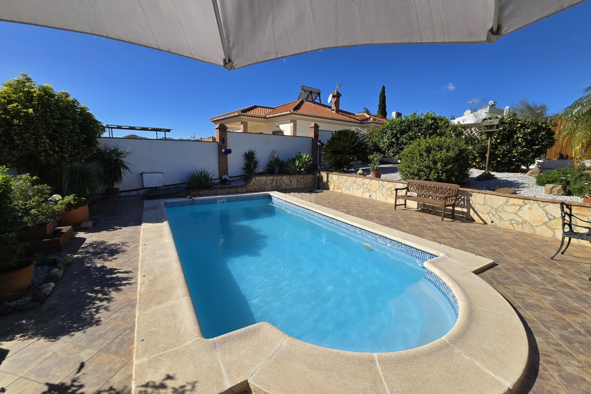 Resale - Villa - Venta Baja - Inland