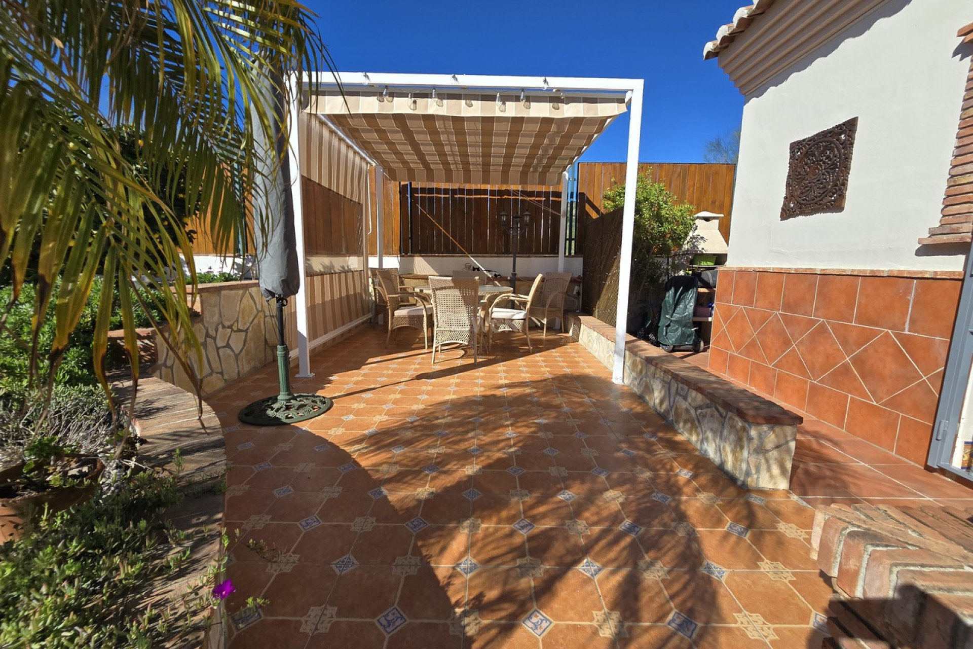 Resale - Villa - Venta Baja - Inland