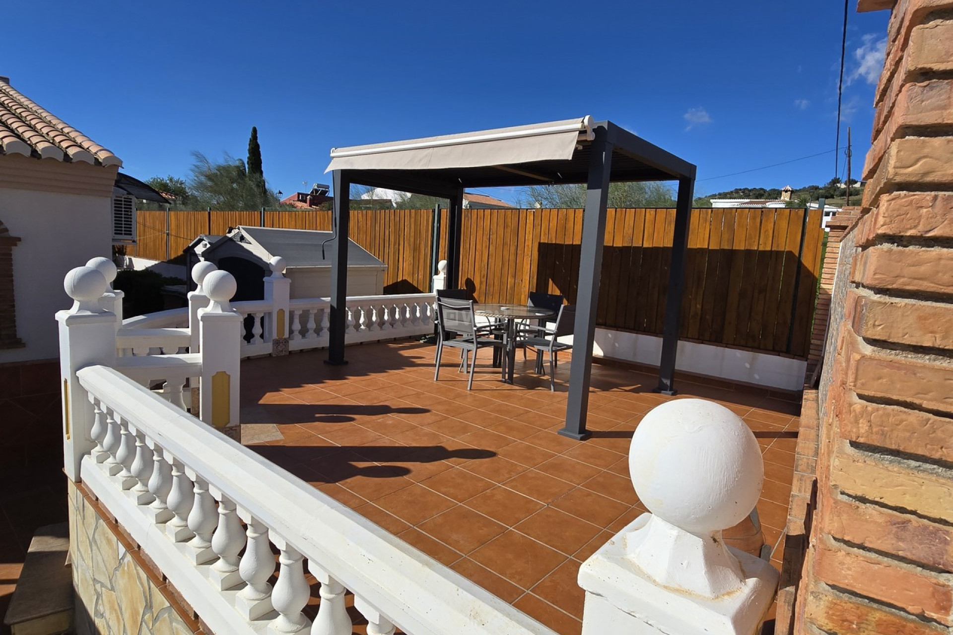 Resale - Villa - Venta Baja - Inland