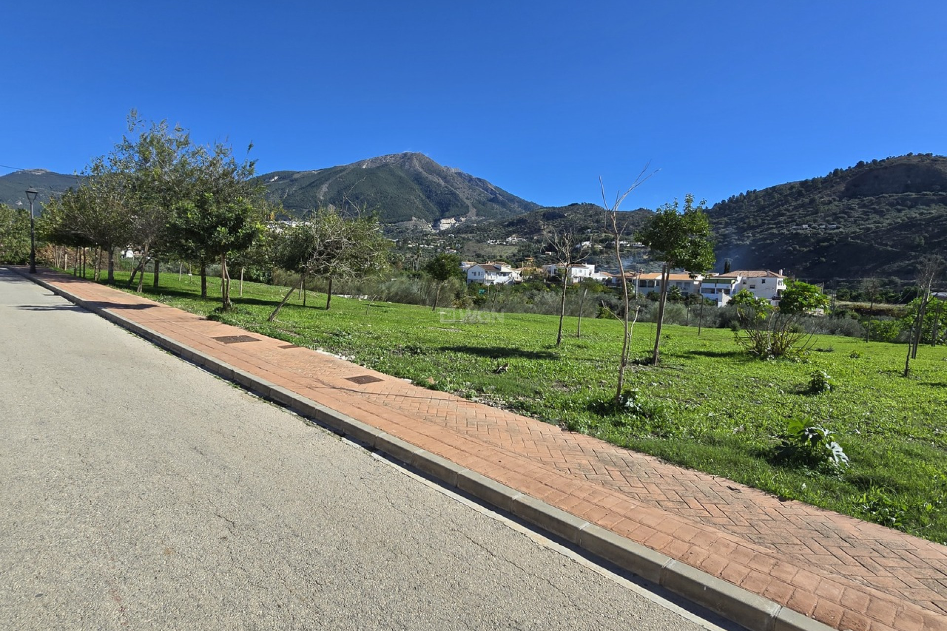 Resale - Villa - Venta Baja - Inland