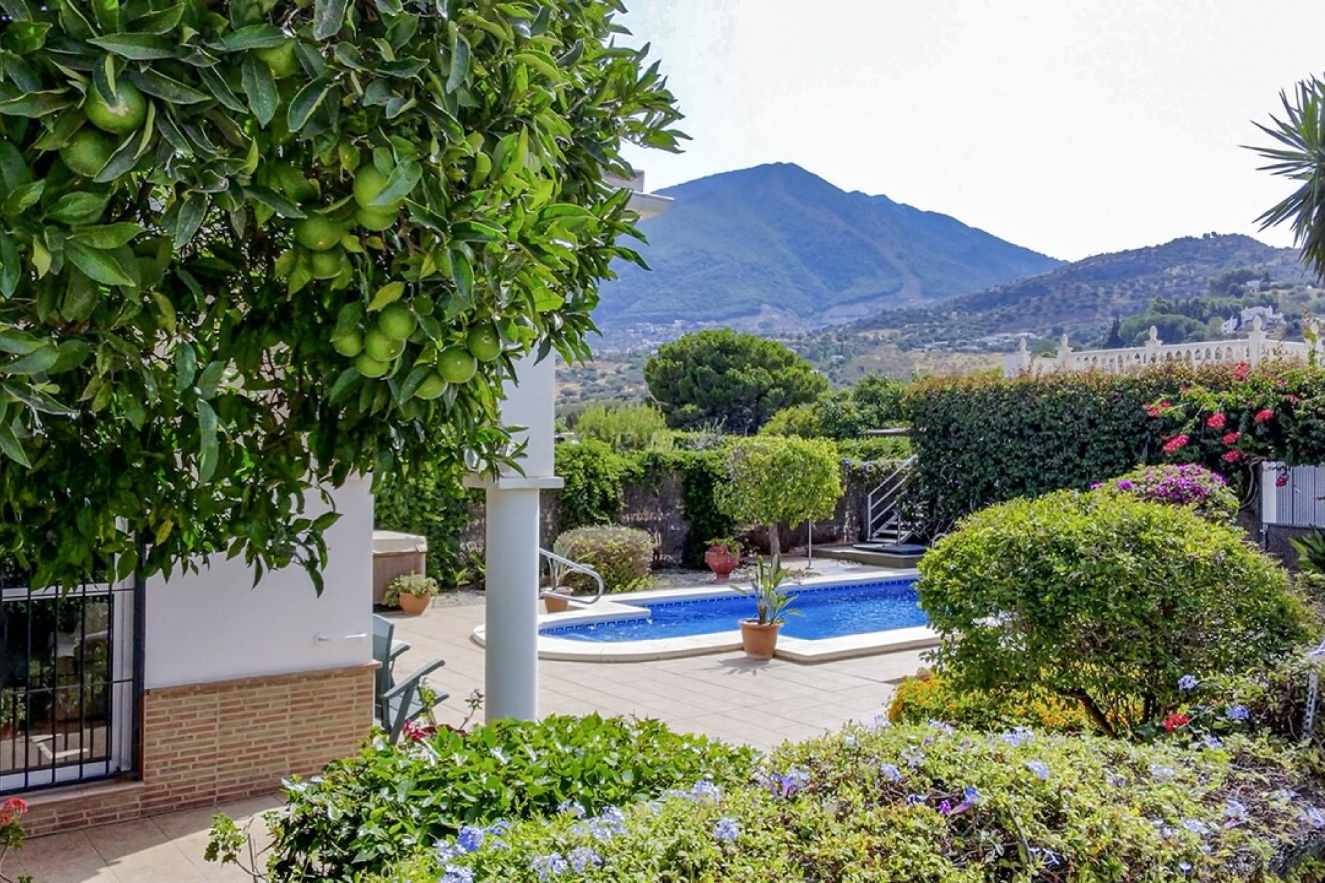 Resale - Villa - Venta Baja - Inland