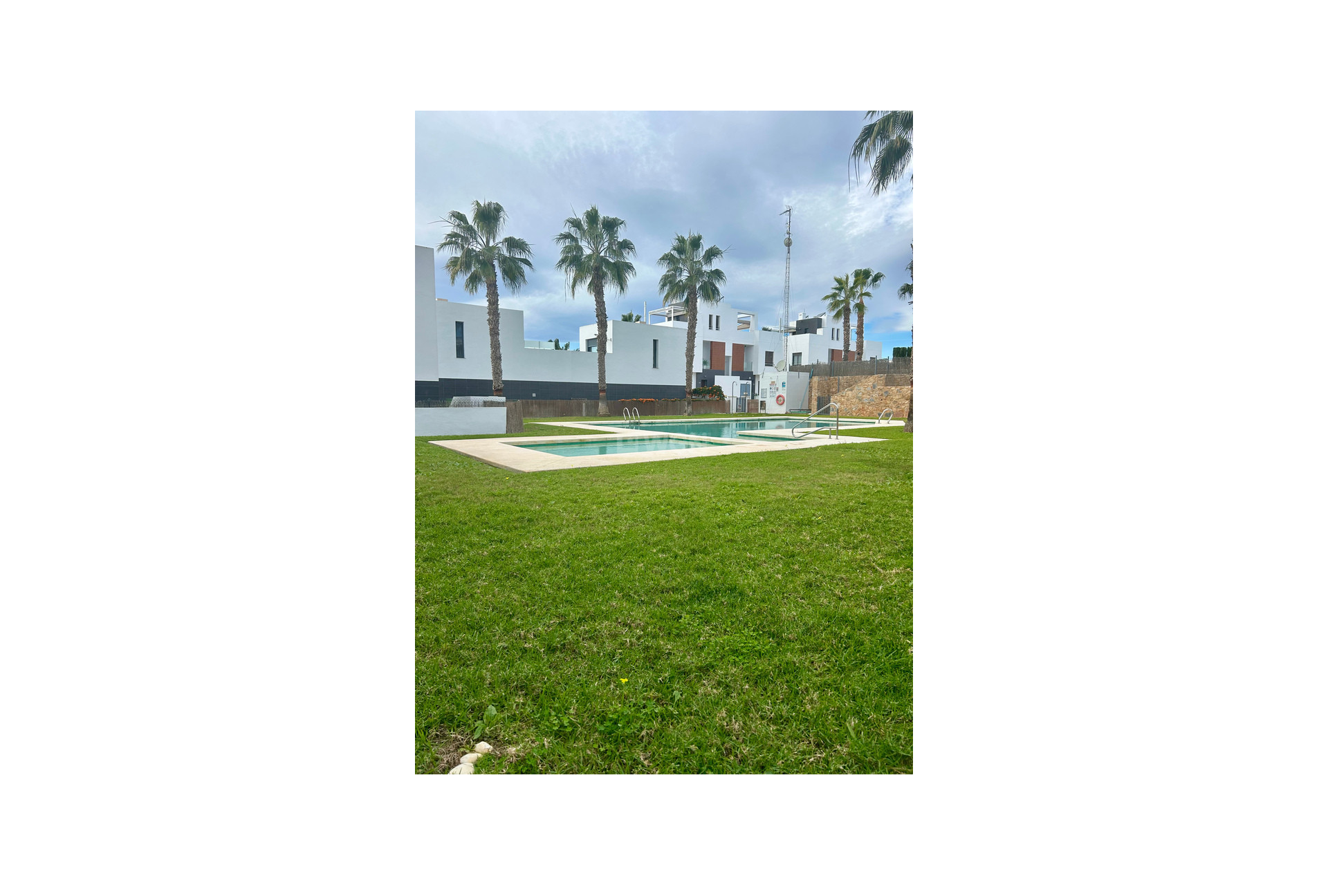 Resale - Villa - Villamartin - Costa Blanca