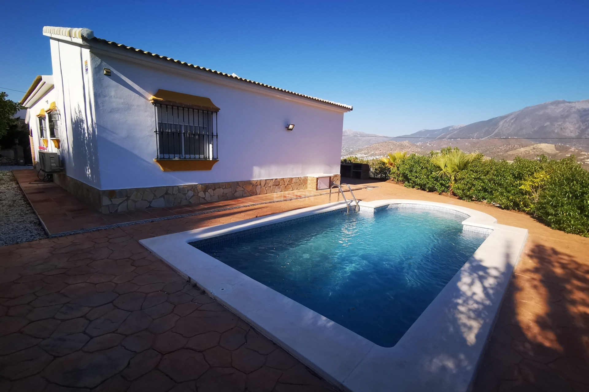 Resale - Villa - Vinuela - Inland