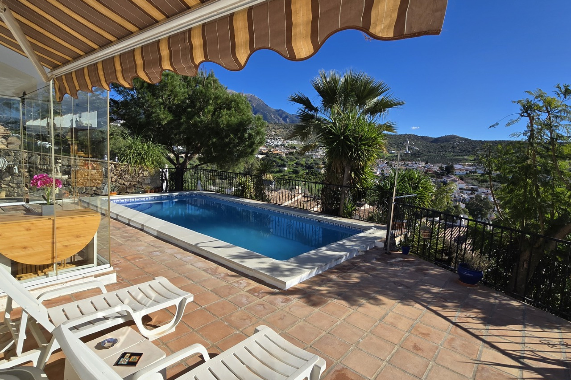 Resale - Villa - Vinuela - Inland