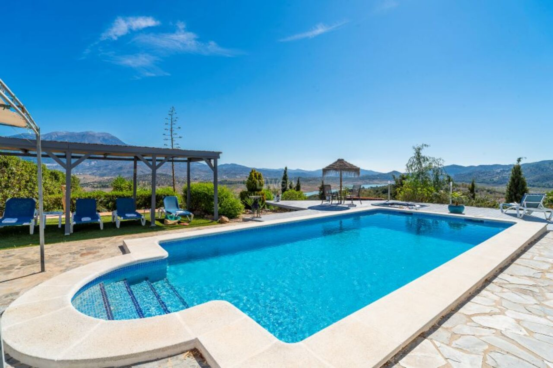 Resale - Villa - Vinuela - Inland