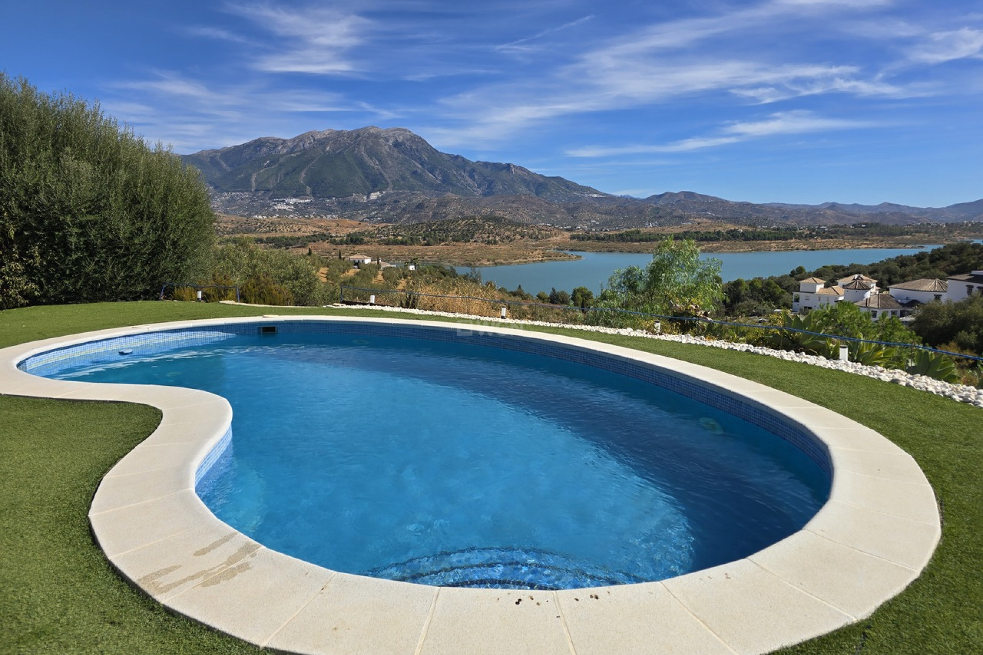 Resale - Villa - Vinuela - Inland