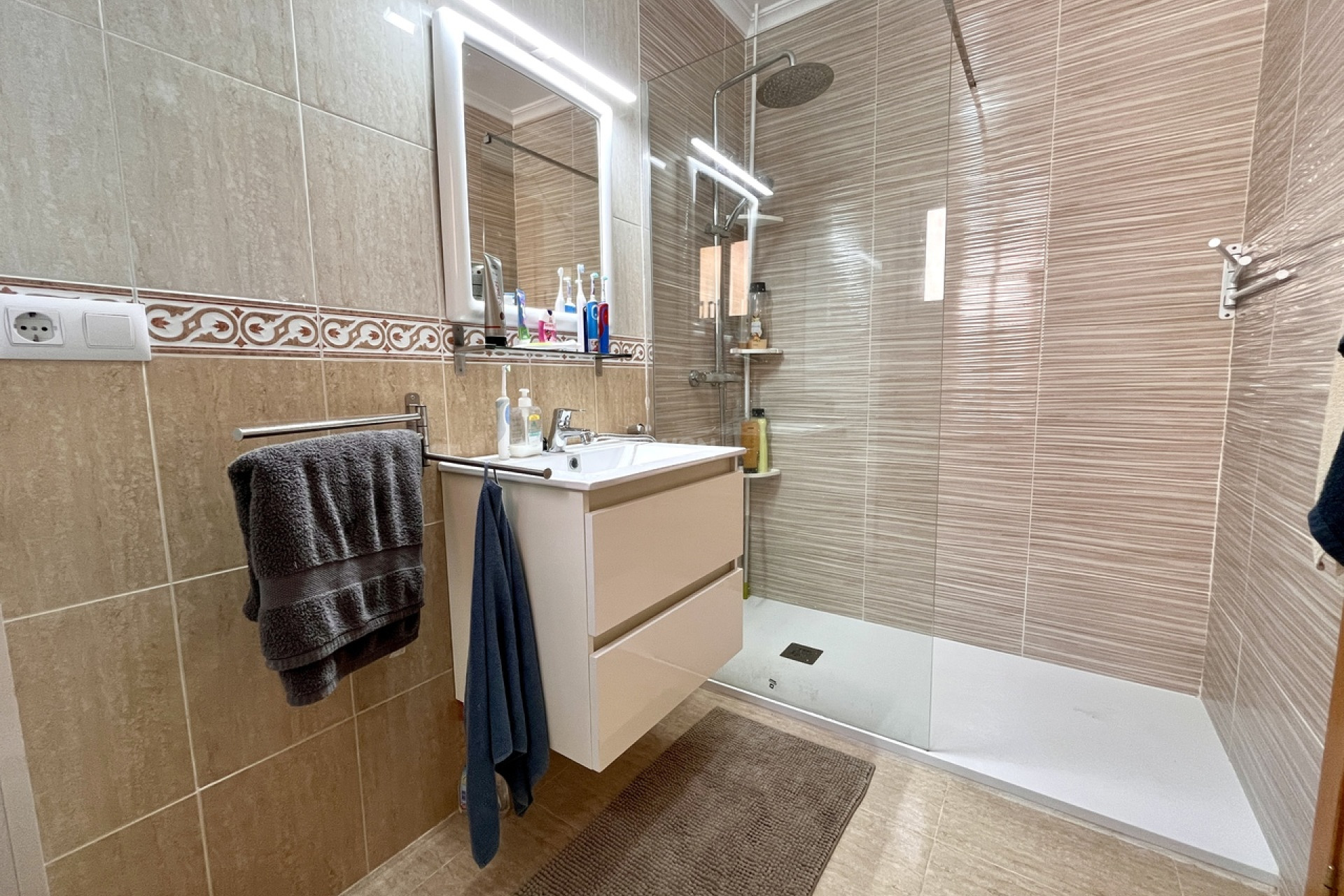 Reventa - Adosado - Avileses - Inland