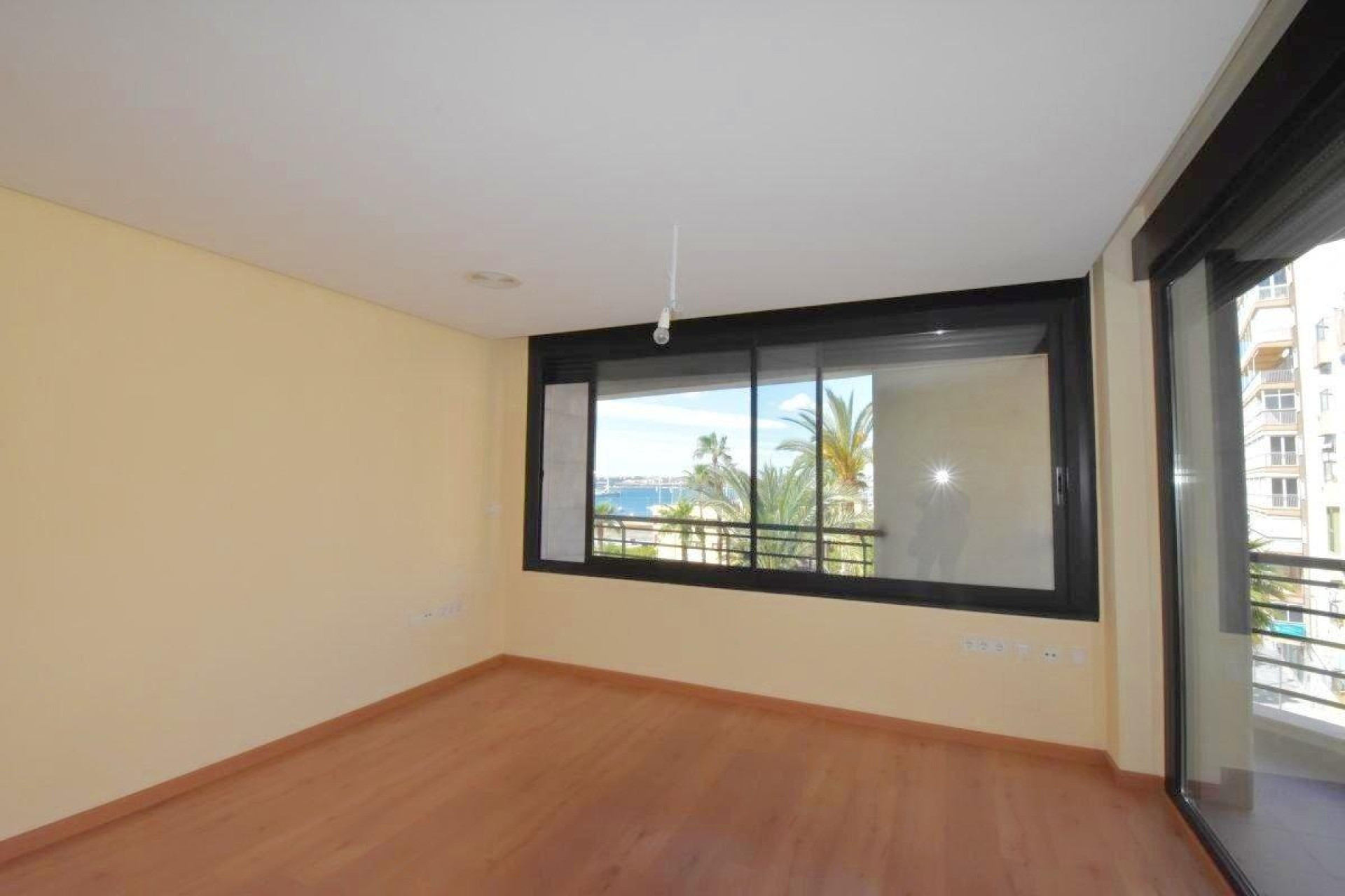 Reventa - Apartamento / piso - Torrevieja - Centro - Muelle Pesquero