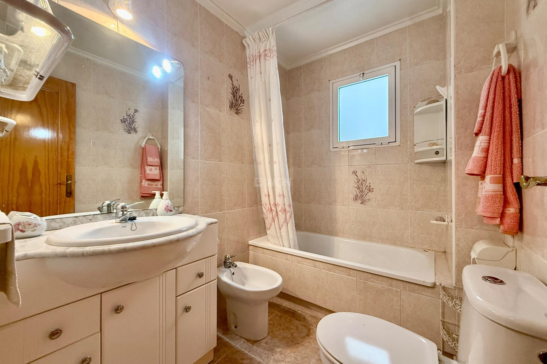 Reventa - Apartamento / piso - Torrevieja - Centro