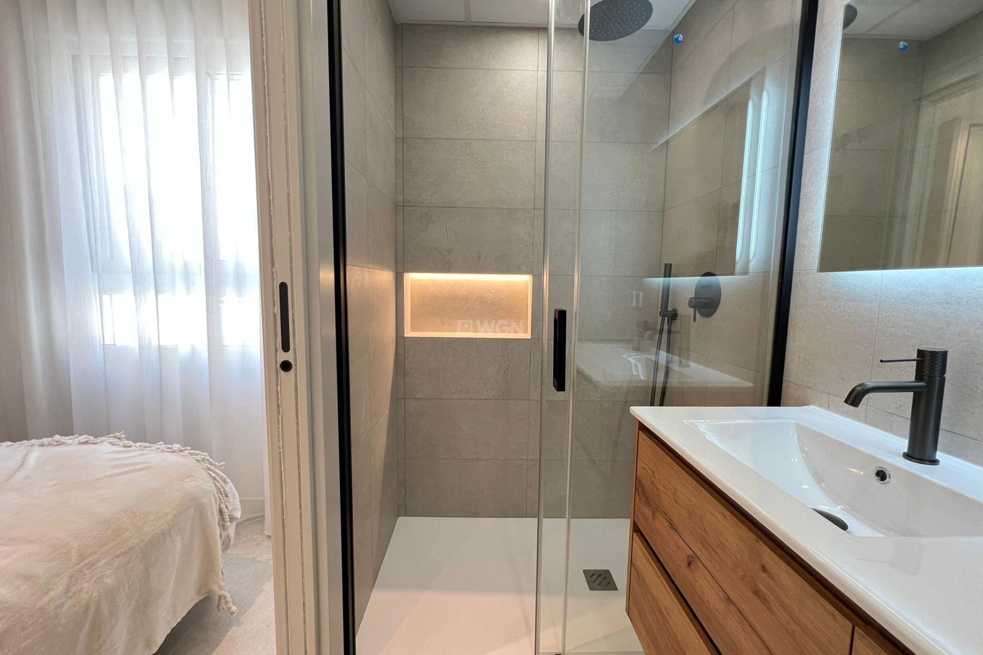 Reventa - Apartamento / piso - Torrevieja - El Acequión - Los Náufragos